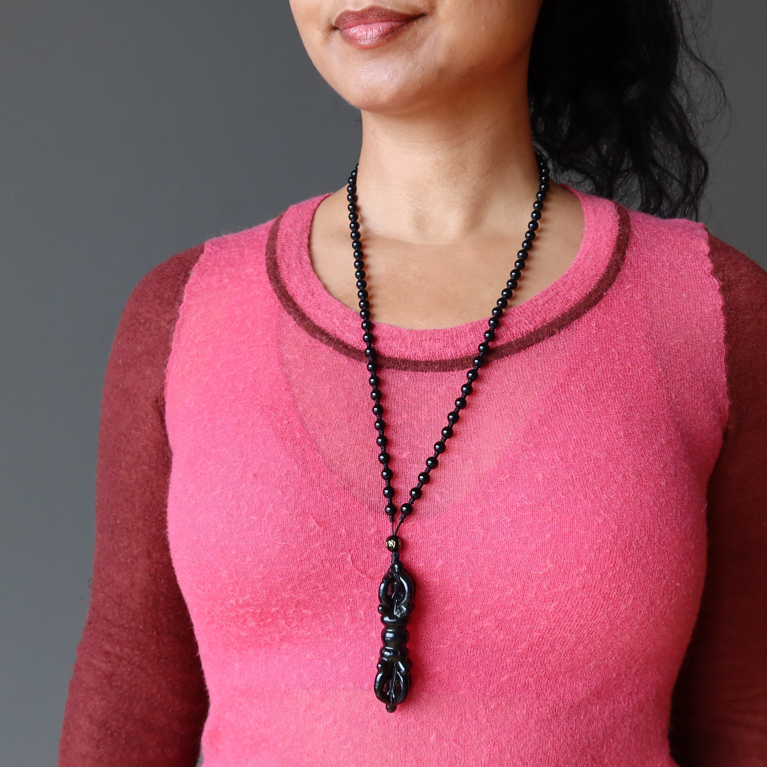 Collier en obsidienne noire avec pendentif Dorje et gardien