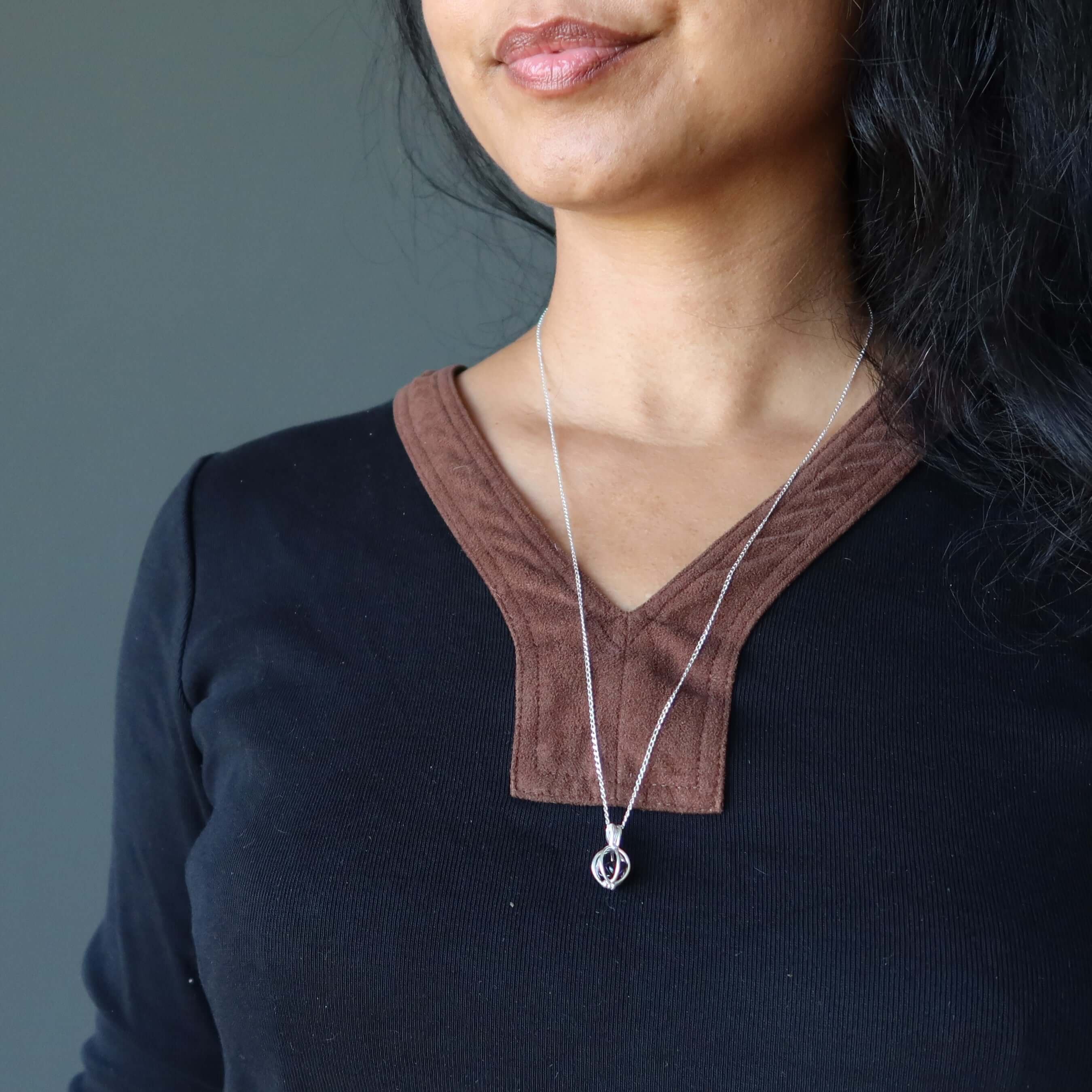 Collier Athéna en argent sterling et obsidienne noire