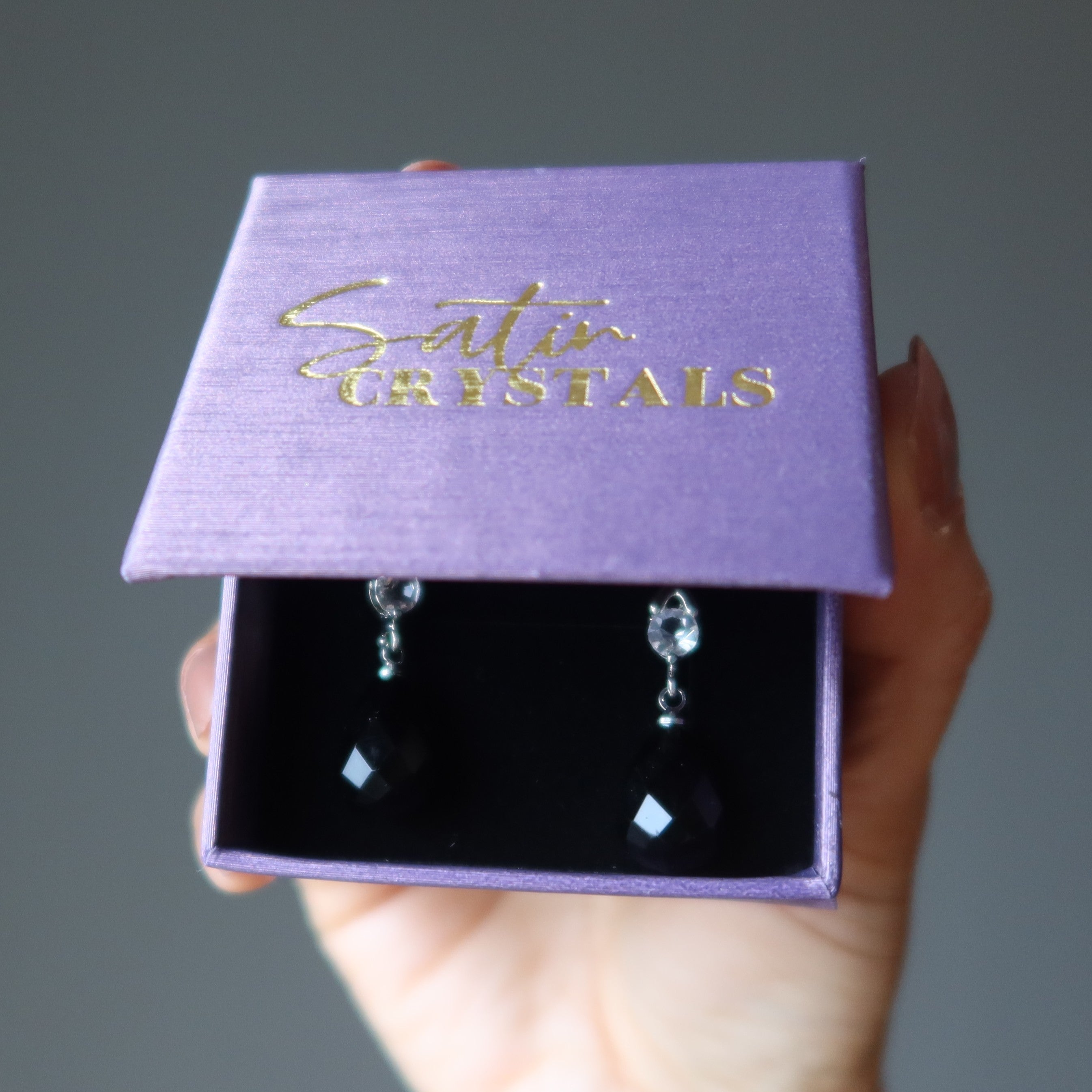 Boucles d'oreilles Onyx Élégance de la nuit Larmes noires à facettes