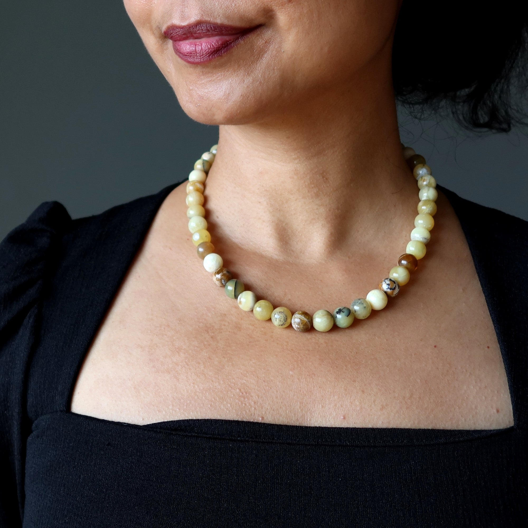 Collier en opale Jaune vif perlé Confiance