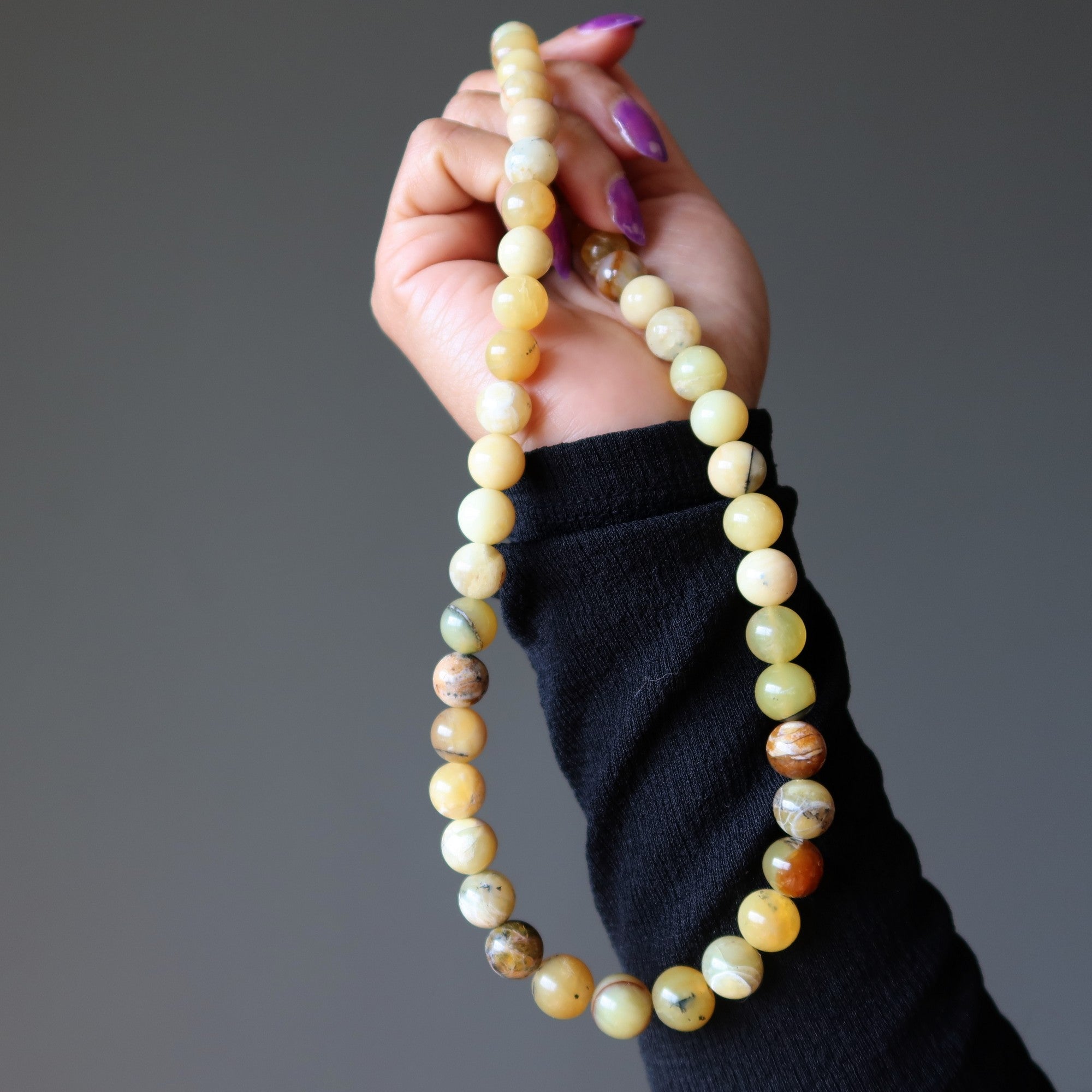 Collier en opale Jaune vif perlé Confiance