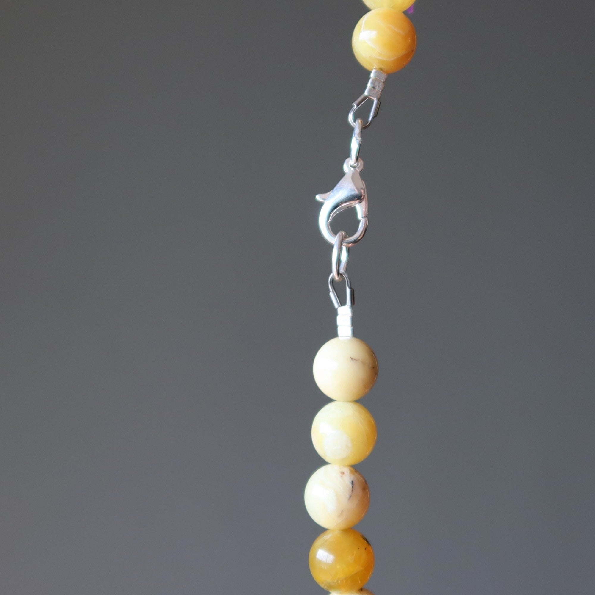 Collier en opale Jaune vif perlé Confiance
