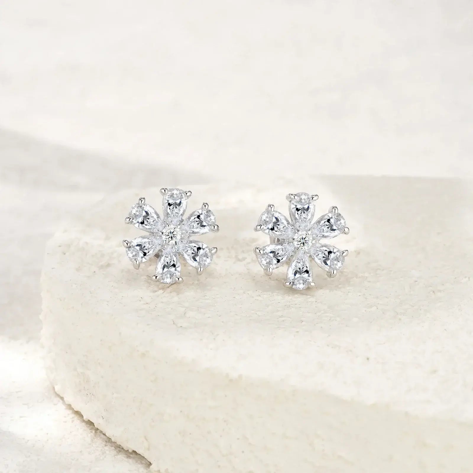 Boucles d'oreilles clous grappe poire en moissanite 3x5mm argent S925 plaqué or 18K