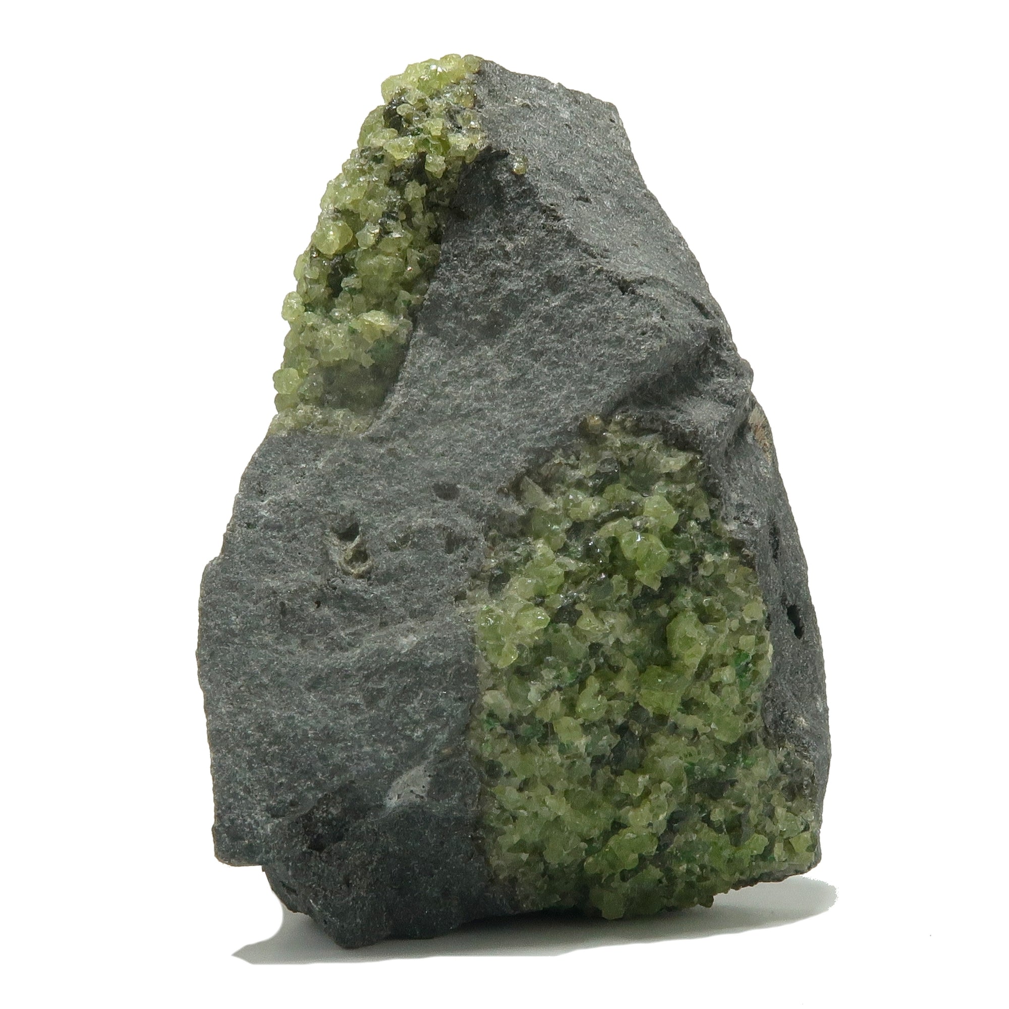Peridot-Cluster Basaltstein Grüne Insel Vulkan-Edelstein