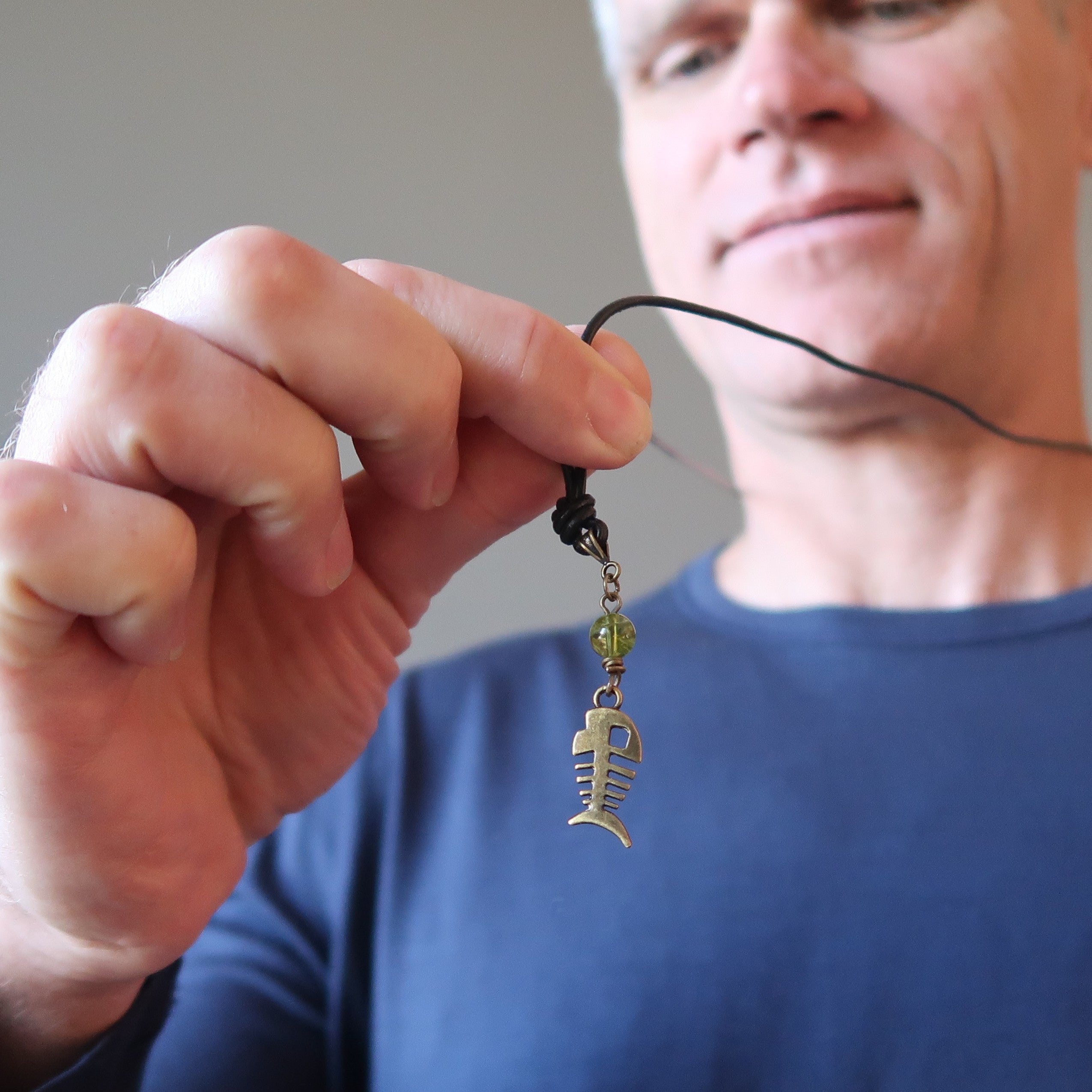 Collier Péridot Arête Poisson Verte Pierre Souriante Tropiques Gemme