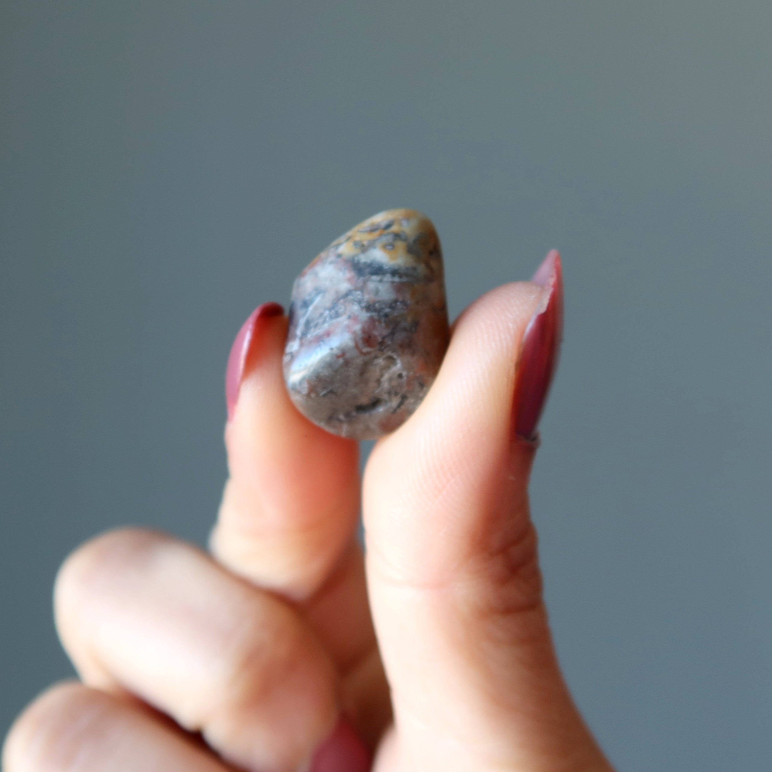 Pierre roulée de pietersite Transformation intérieure