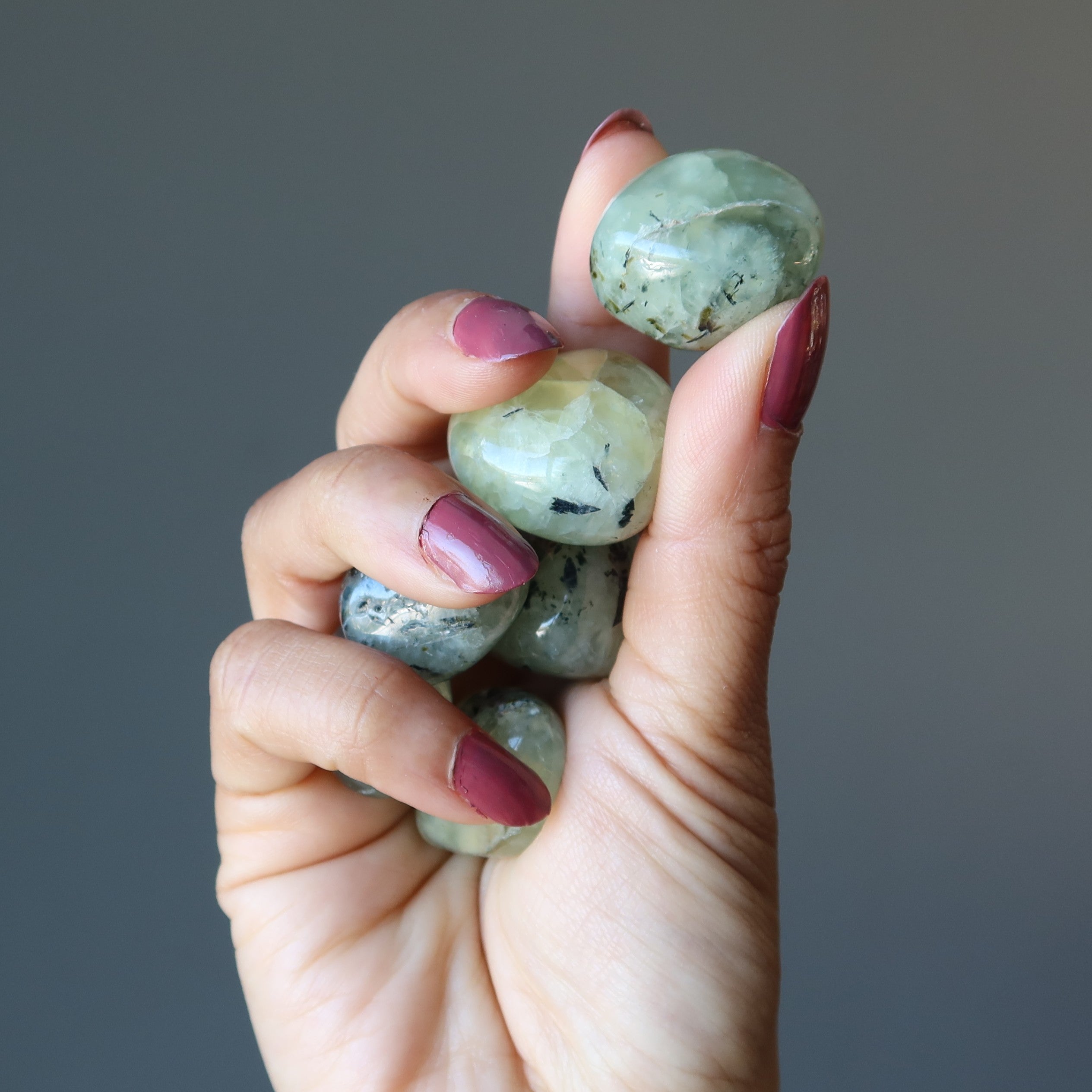 Prehnit Trommelstein Grün Self-Care Kristall