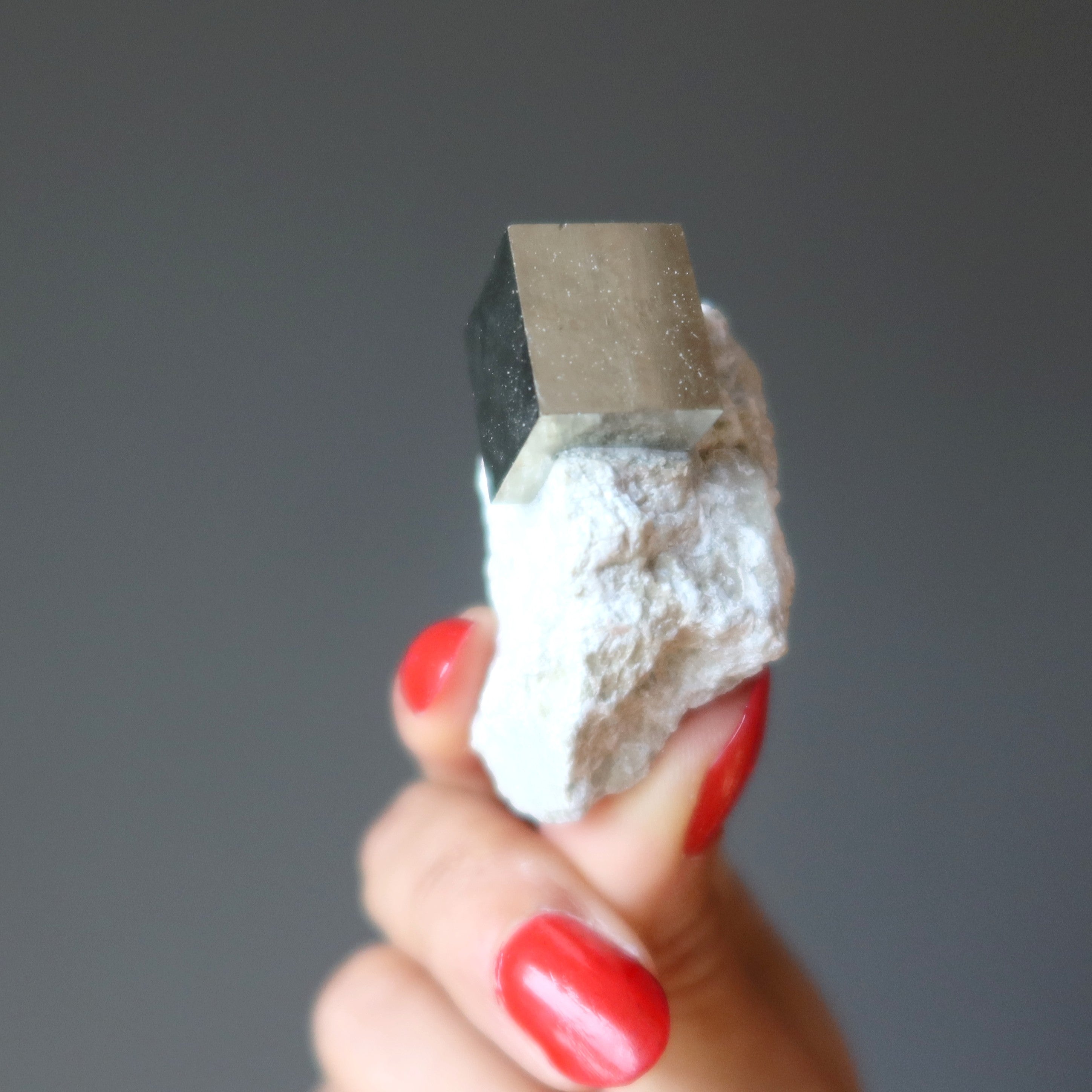 Cube de Cristal Brut de Pyrite Prospérité Collection Pierre Dorée