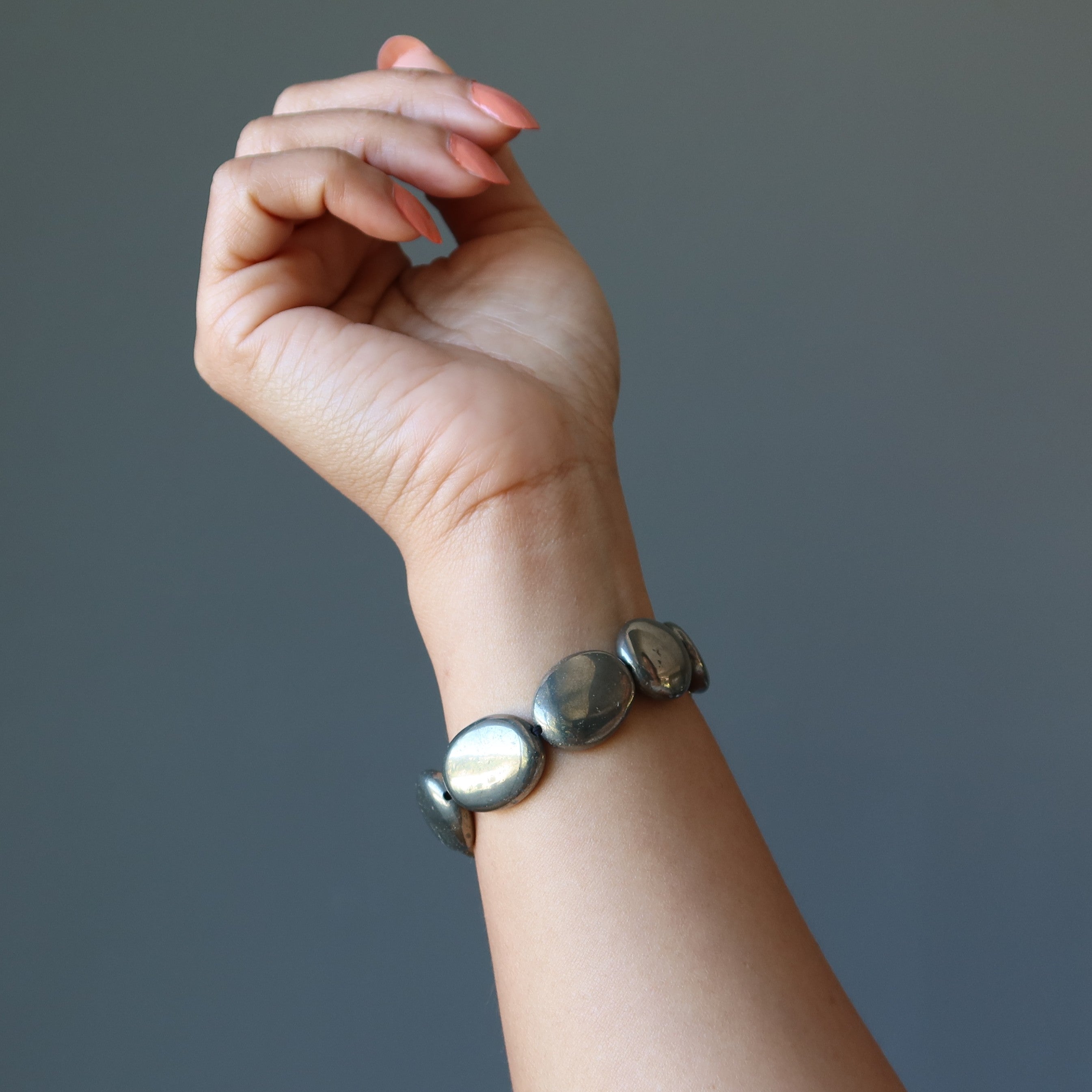 Bracelet de pyrite avec perles ovales en or lauréat