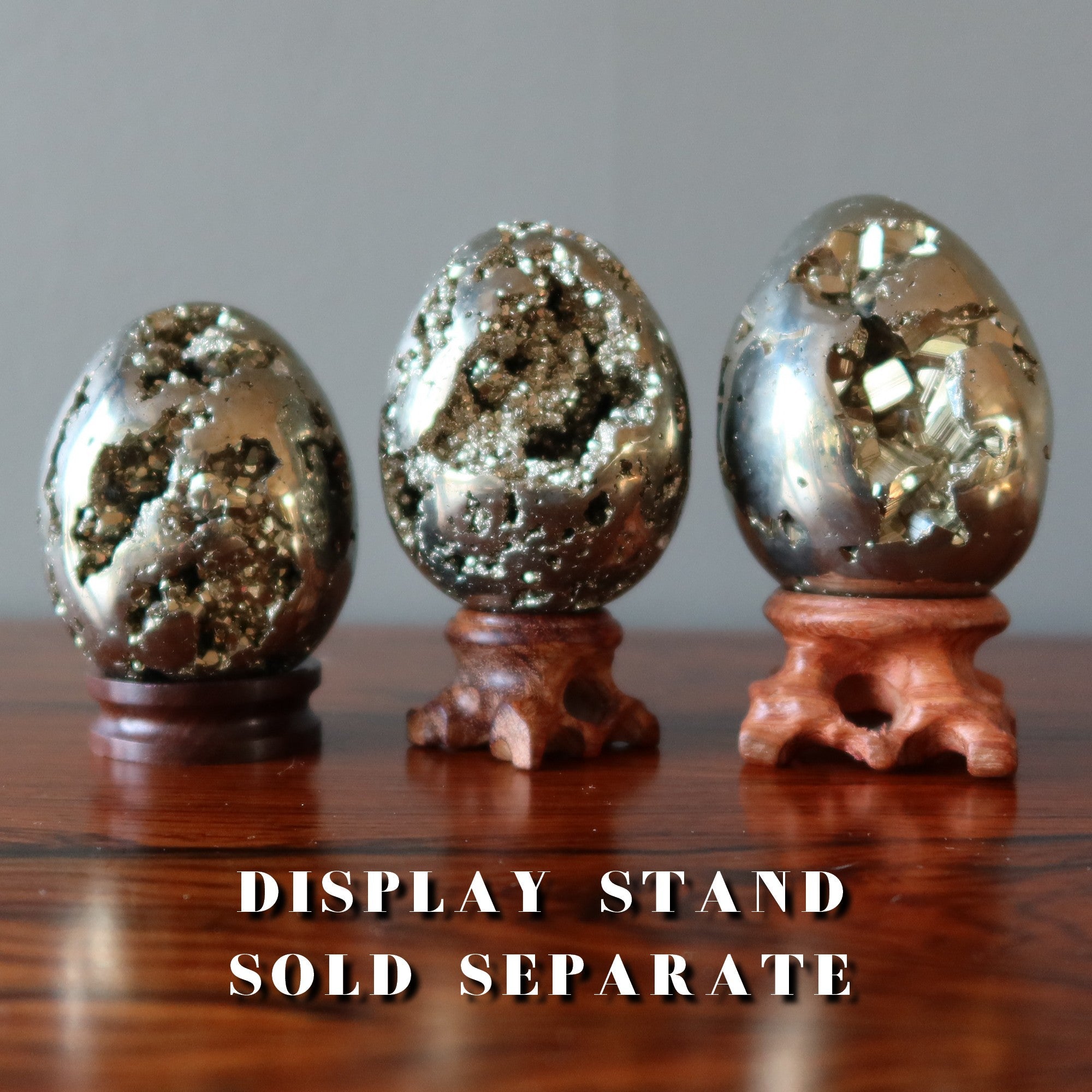 Œuf de pyrite prospérité dorée, amas de cristaux étincelants