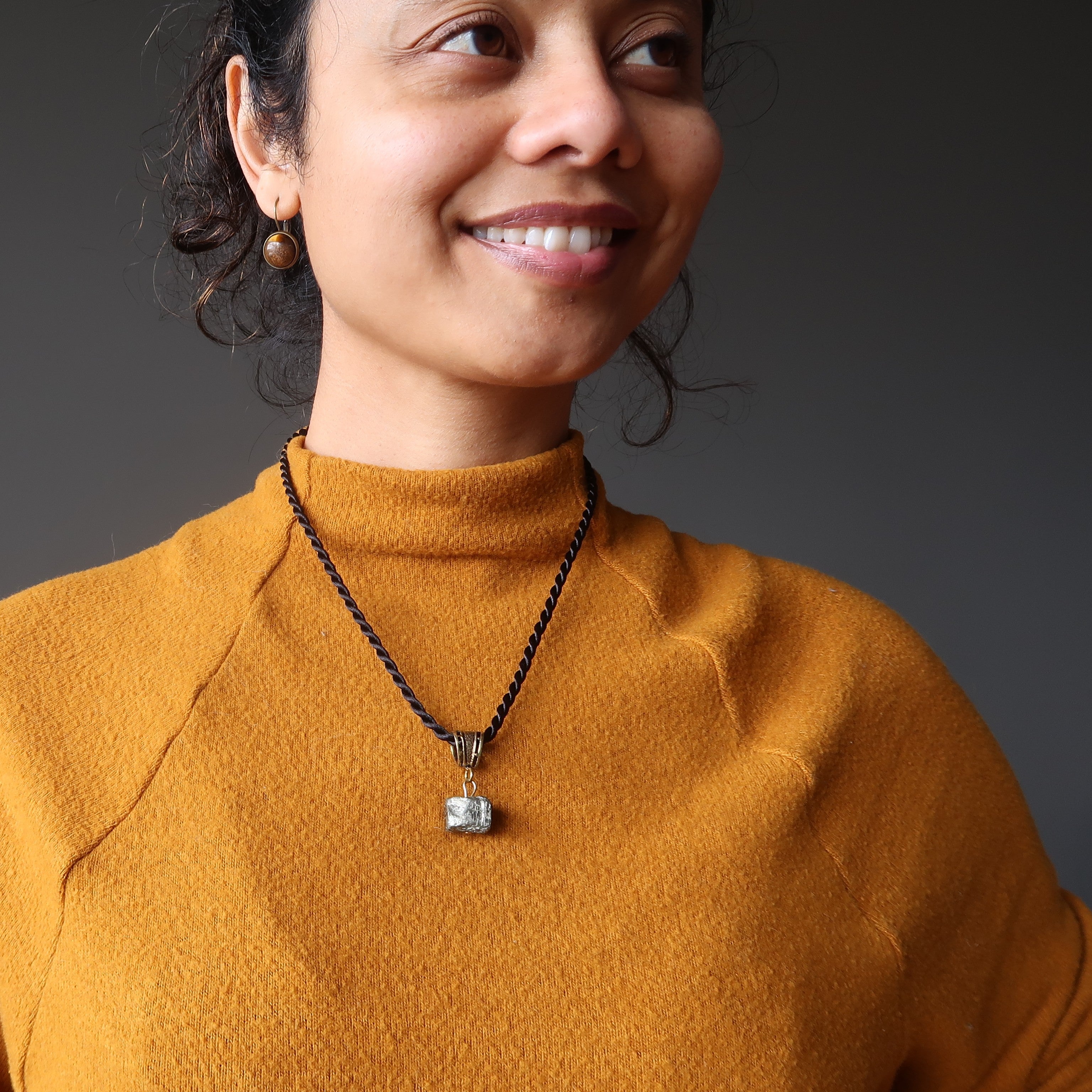Collier en pyrite brute Protection Pépite d'or brillante