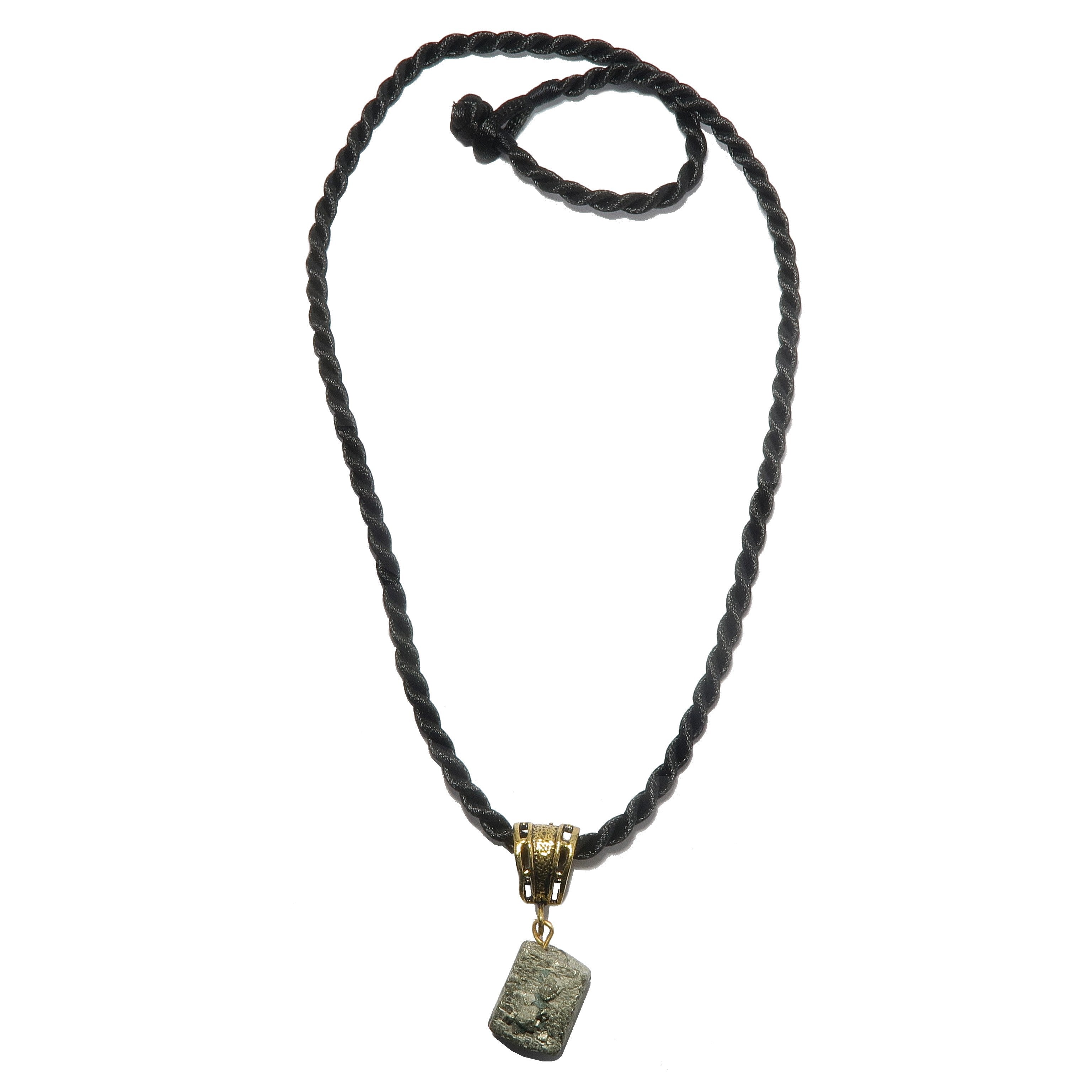 Collier en pyrite brute Protection Pépite d'or brillante