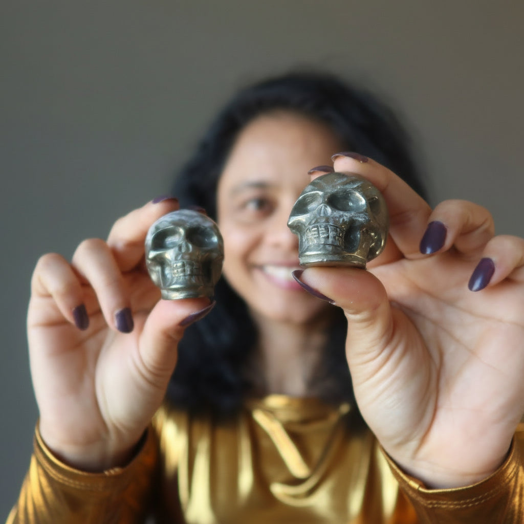 Crânes en cristal de pyrite – Lot de 4 gemmes naturelles réalistes sculptées à la main