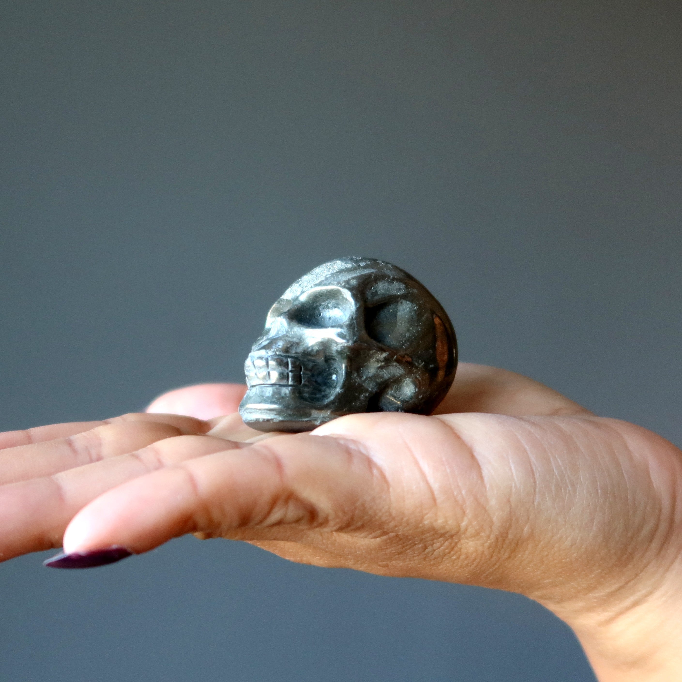 Crânes en cristal de pyrite – Lot de 4 gemmes naturelles réalistes sculptées à la main
