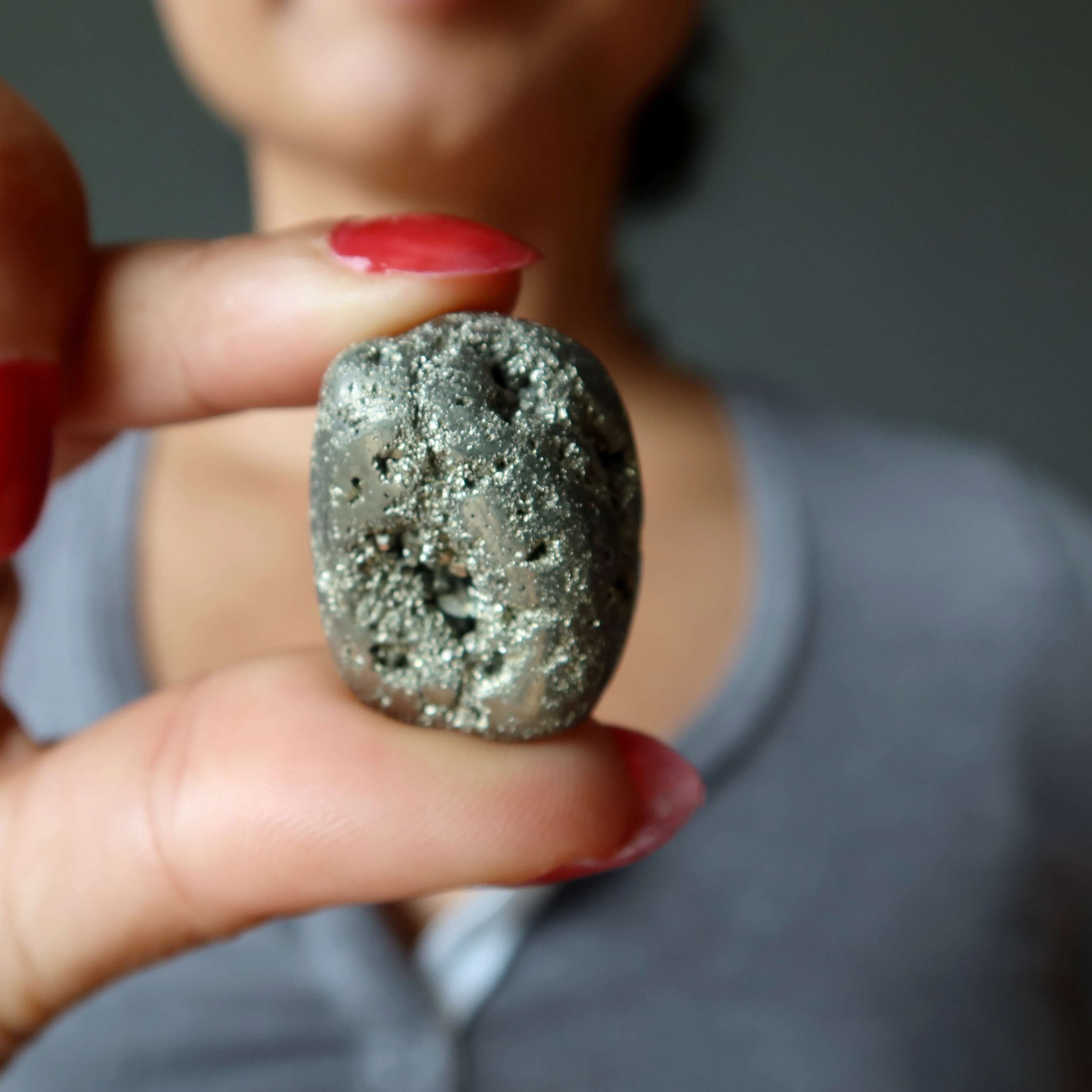 Pierre roulée de pyrite, cristal de prospérité de poche