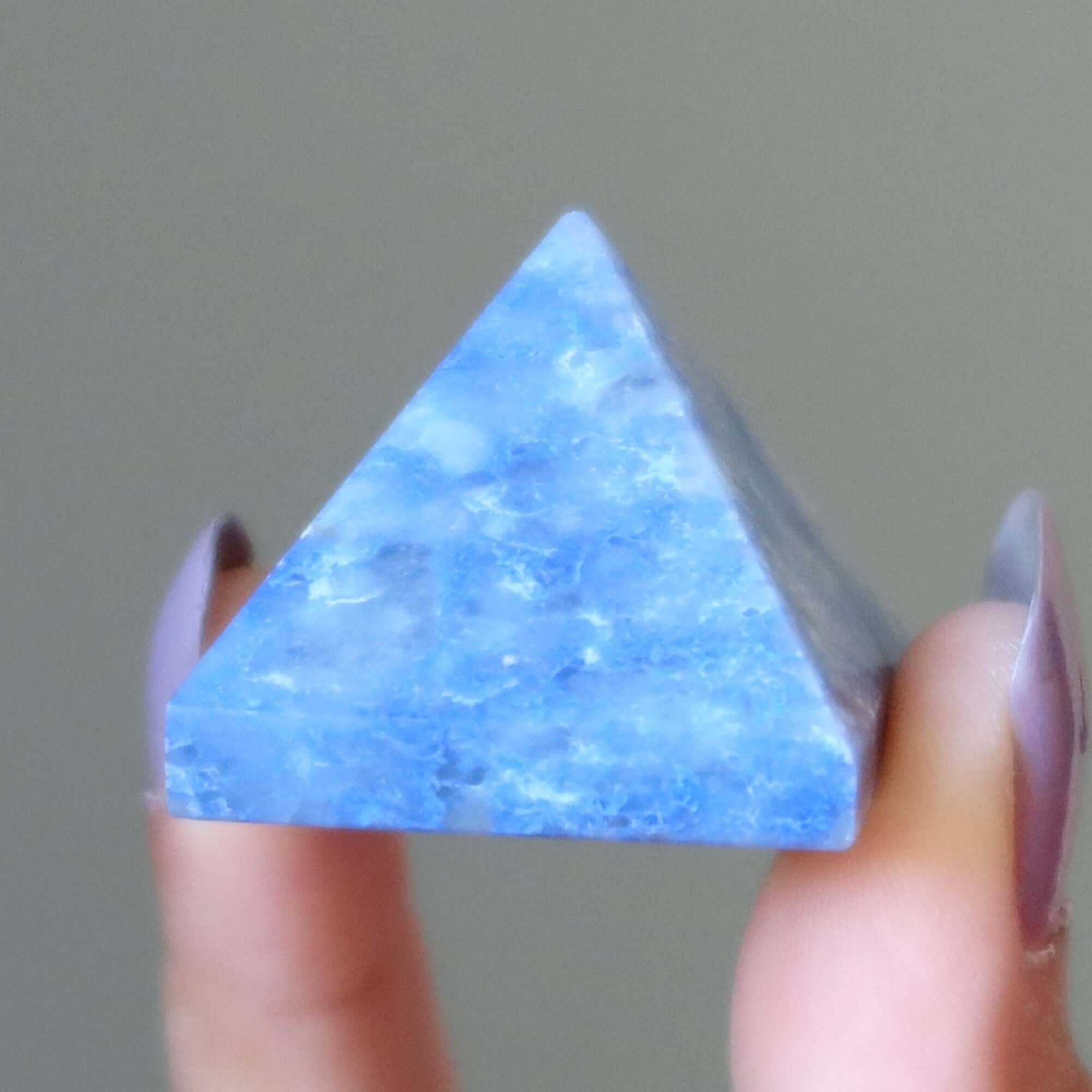 Énergie de l'élément Pyramide en Quartz Bleu