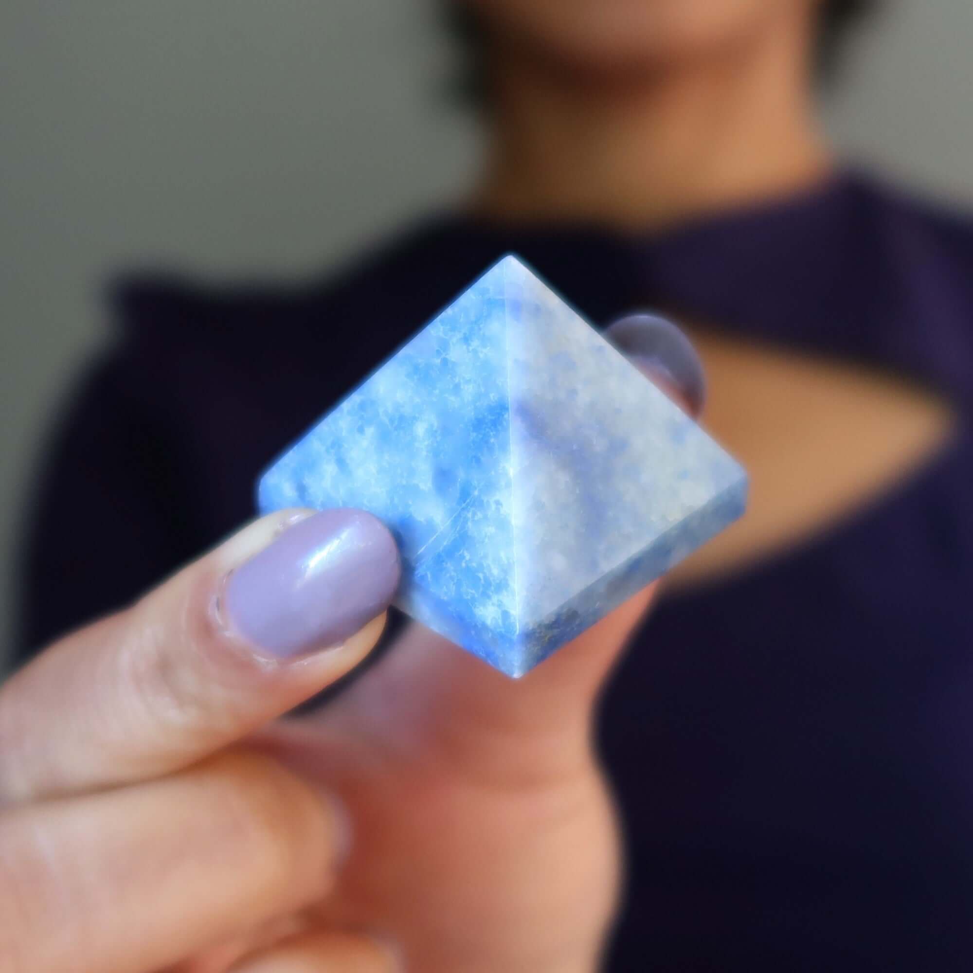 Énergie de l'élément Pyramide en Quartz Bleu