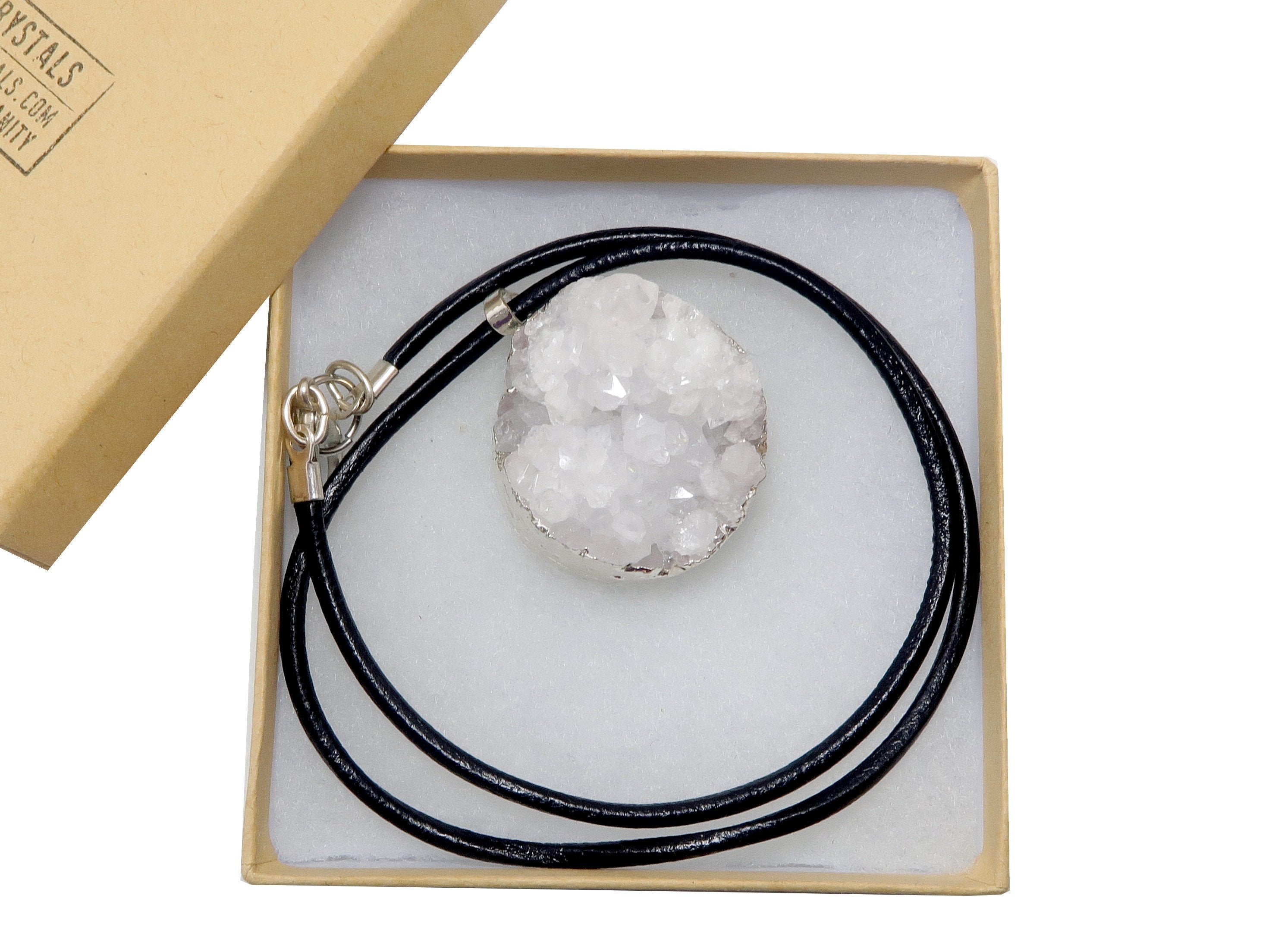 Collier en quartz brut transparent, amas de pierres scintillantes blanches, cuir épais