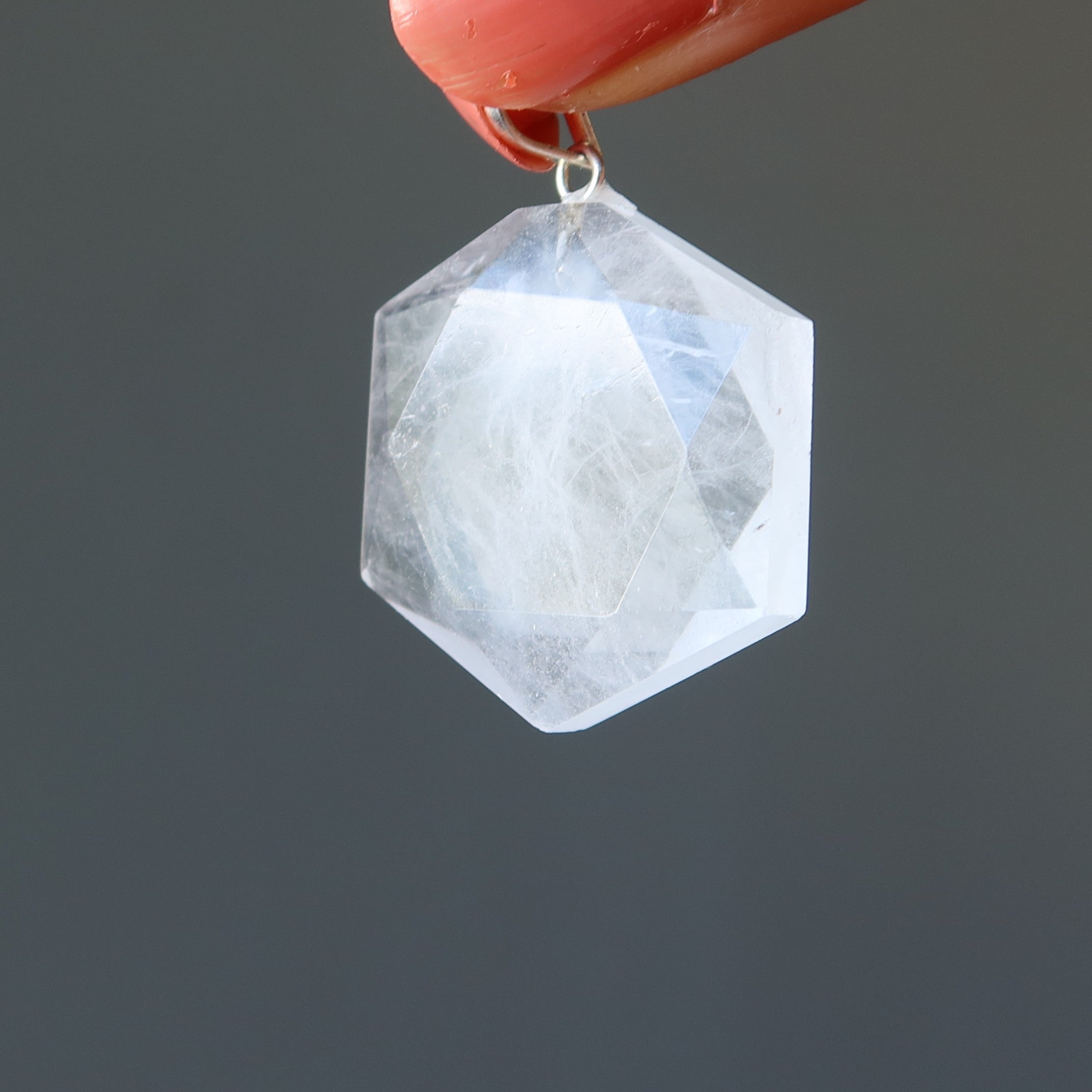 Pendentif en Quartz Clair Hexagonal Voyageur Temporel Argenté