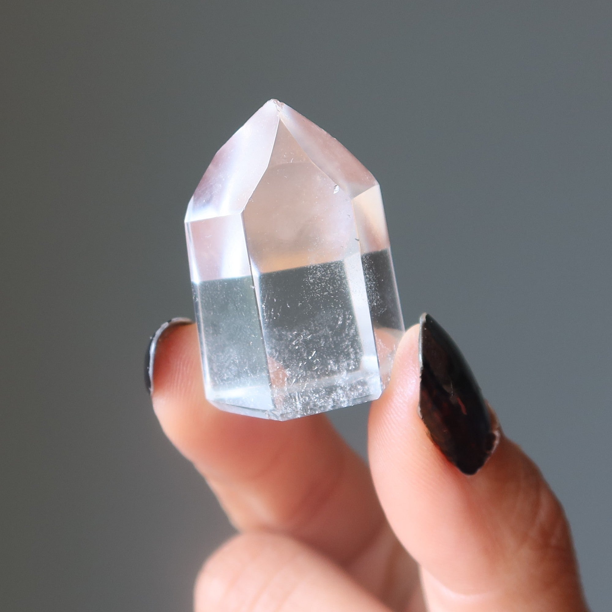 Pierre de grille en cristal de tour de quartz clair
