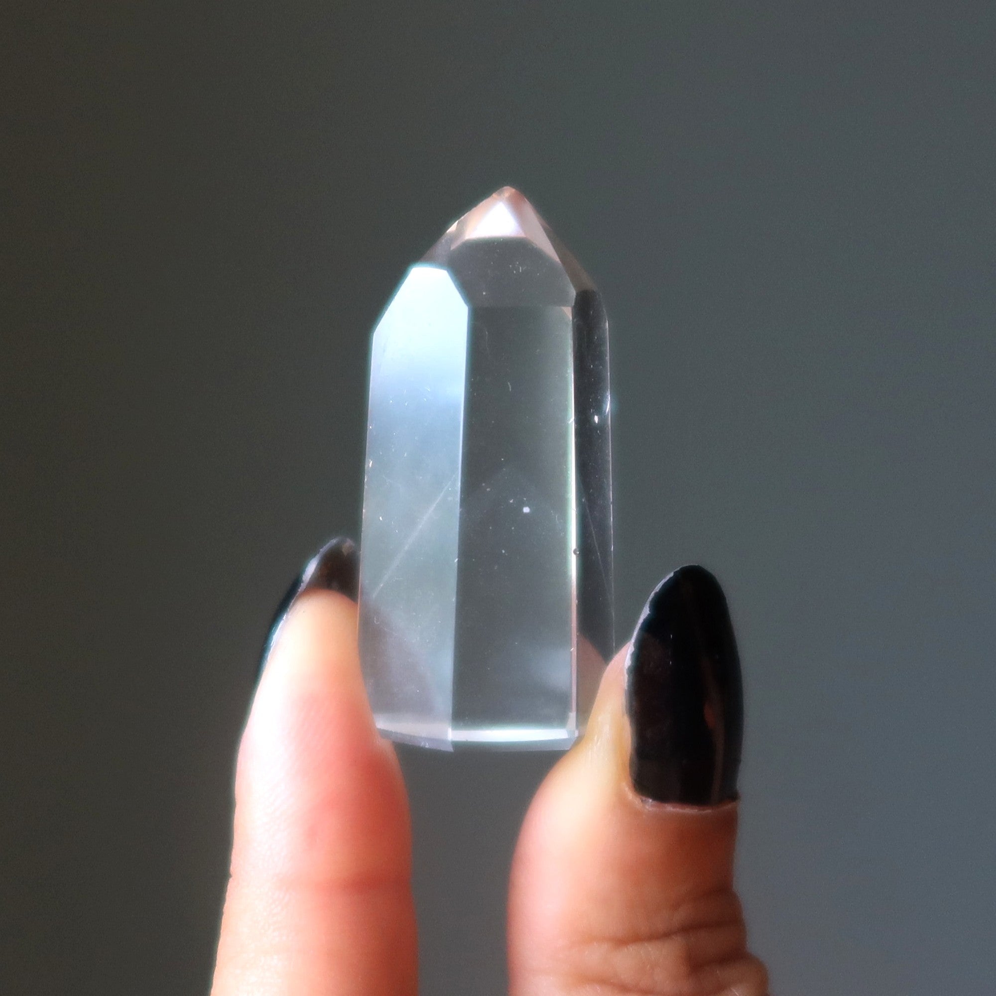 Pierre de grille en cristal de tour de quartz clair