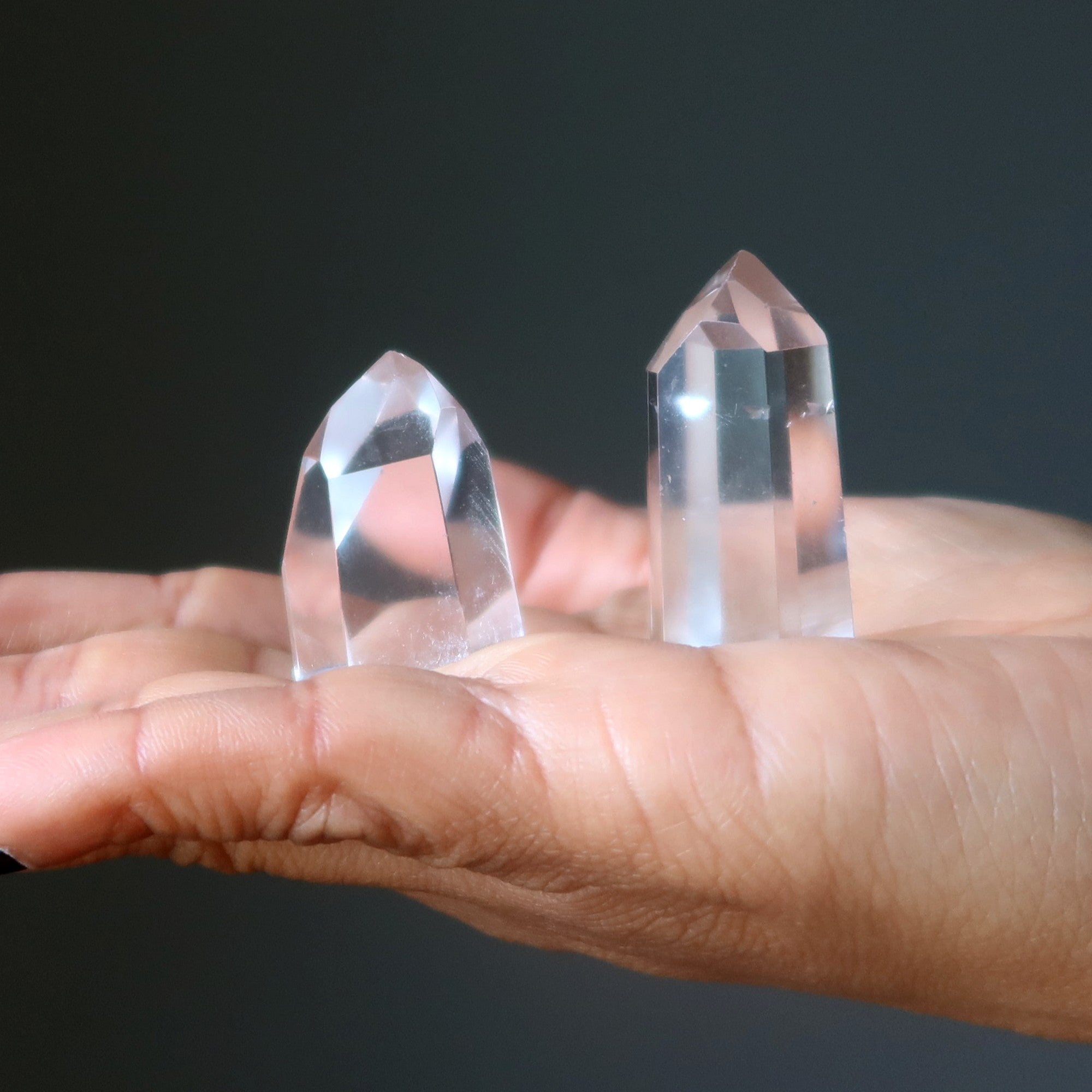 Pierre de grille en cristal de tour de quartz clair