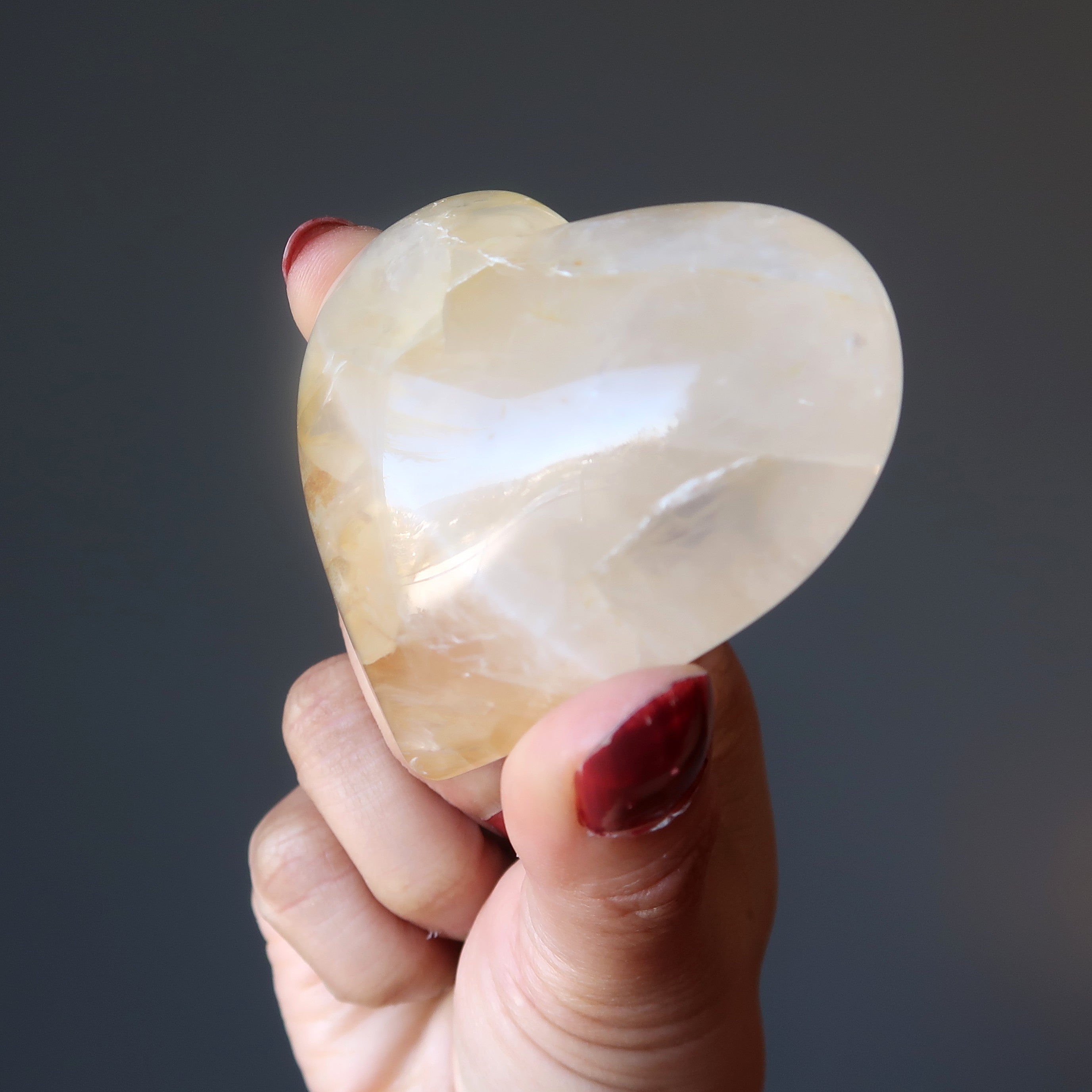 Quartz doré de l'amour, en forme de cœur, pierre de quartz hématoïde jaune