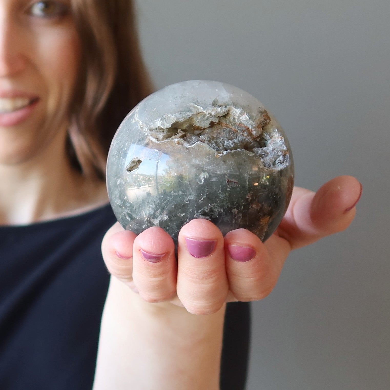 Sphère de Quartz Fantôme Jardin de Chlorite Verte Boule de Cristal de Lodolite