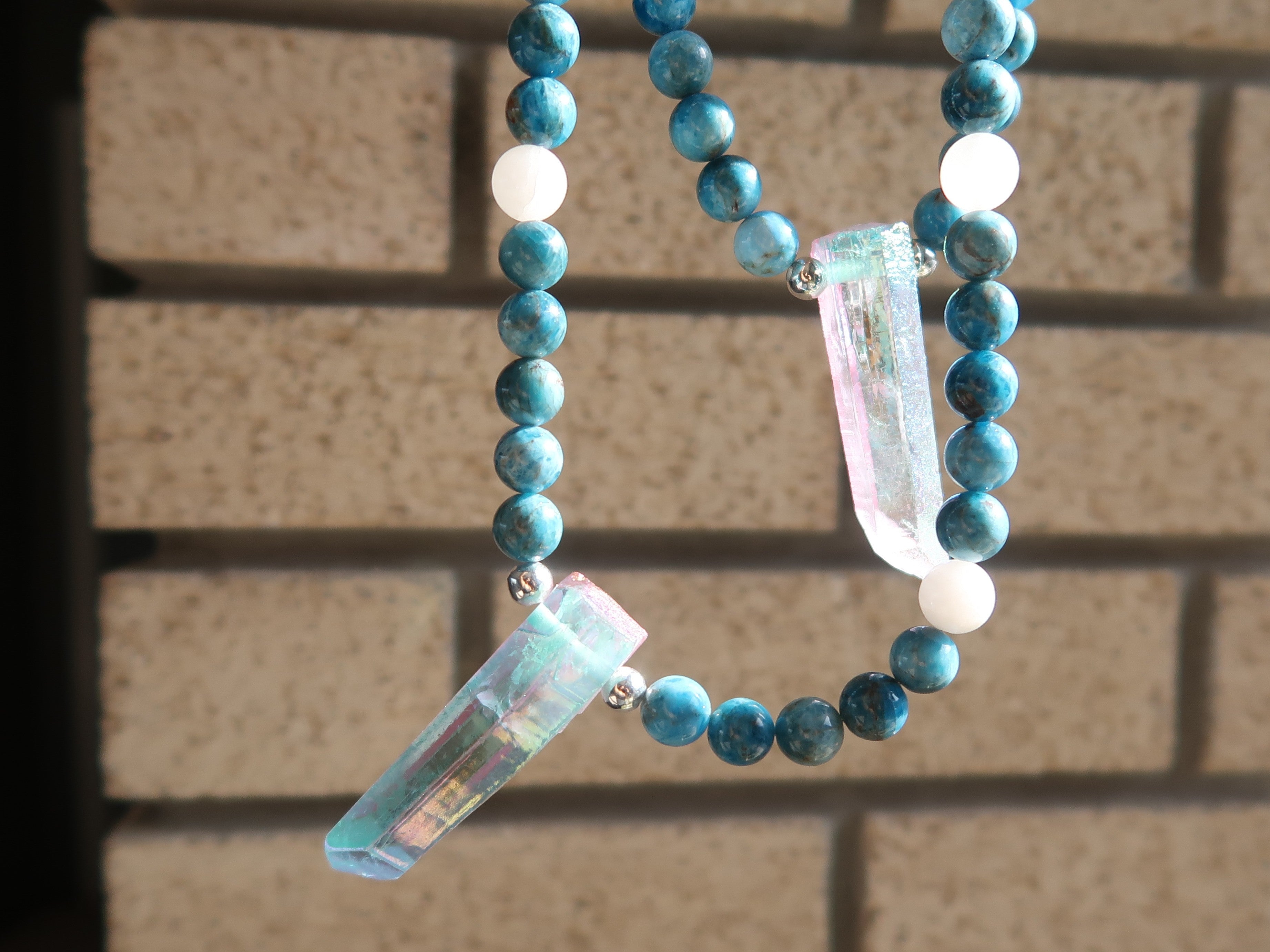 Collier Aura Quartz Apatite Bleu Aqua Blanc Neige Pierre d'Apparat Pointe