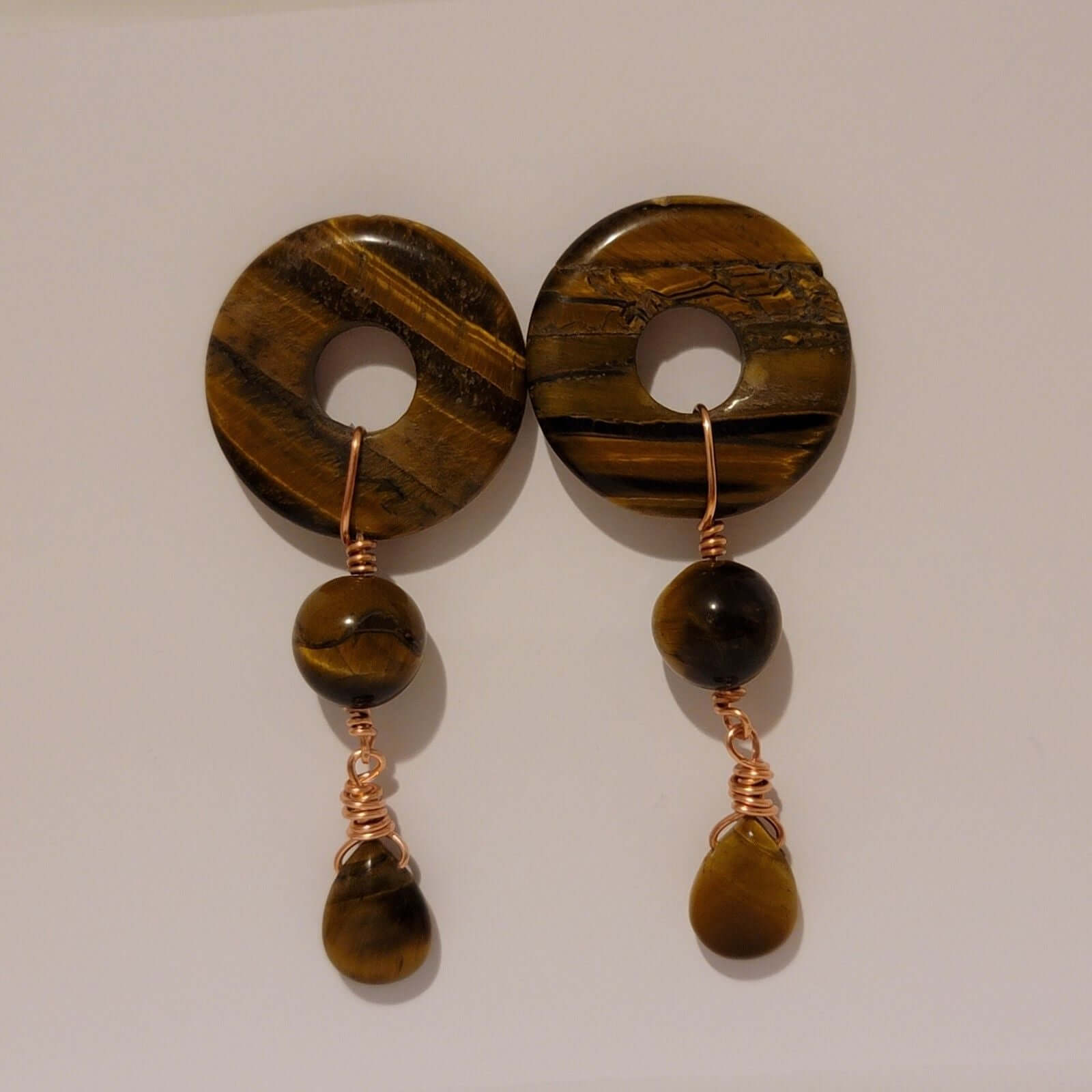 Boucles d'oreilles pendantes en cuivre œil-de-tigre, faites à la main