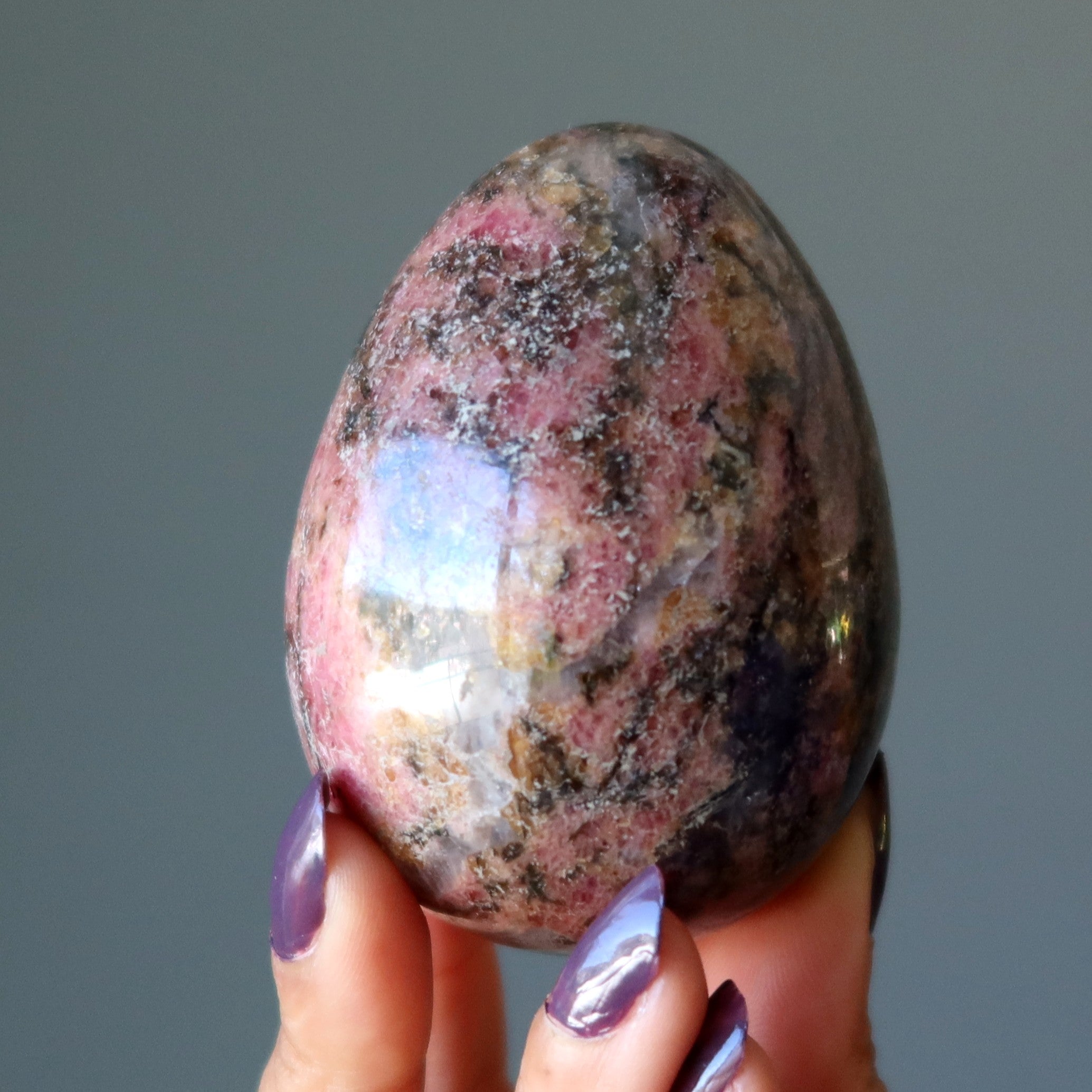 Œuf de rhodochrosite rose foncé, amour solide comme le roc, cristal d'amitié