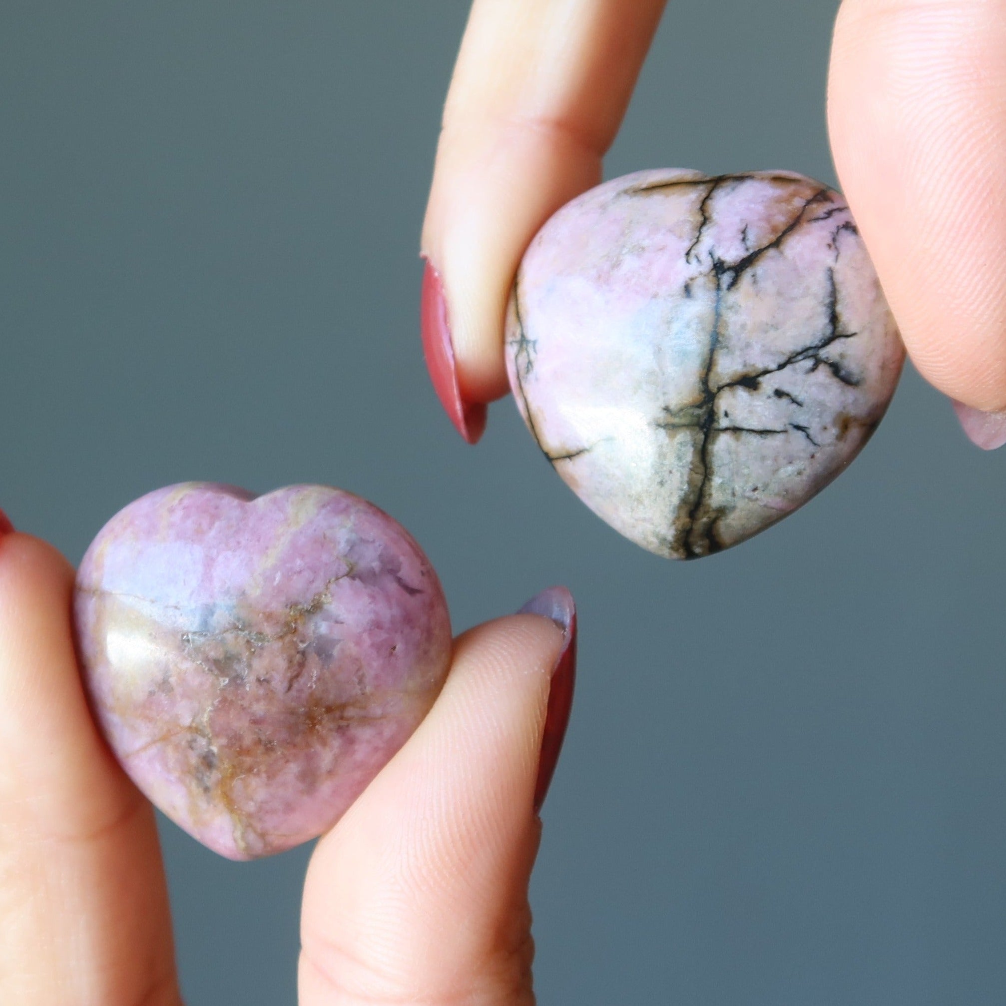 Paire de Cœurs de Rhodonite pour Amoureux Liés
