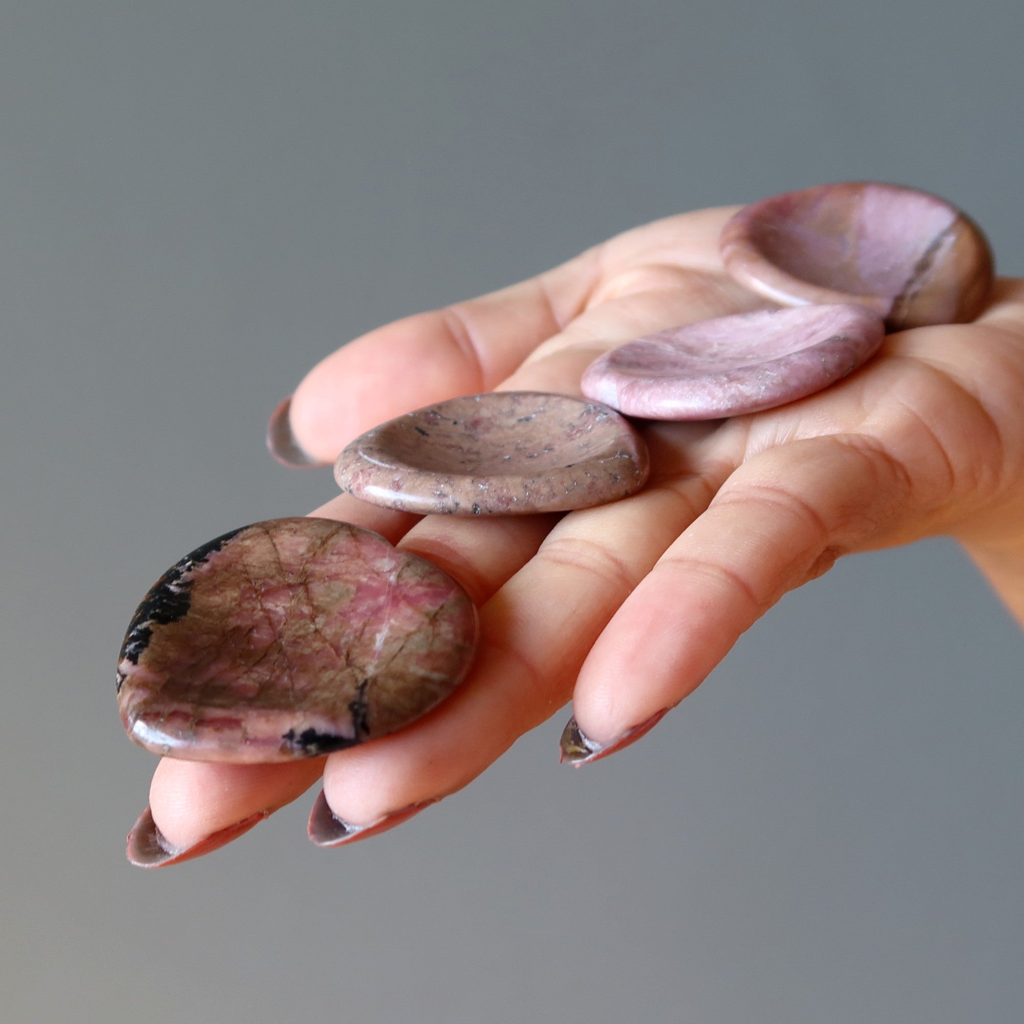 Pierre de poche en rhodonite en forme de cœur, apaisant les soucis