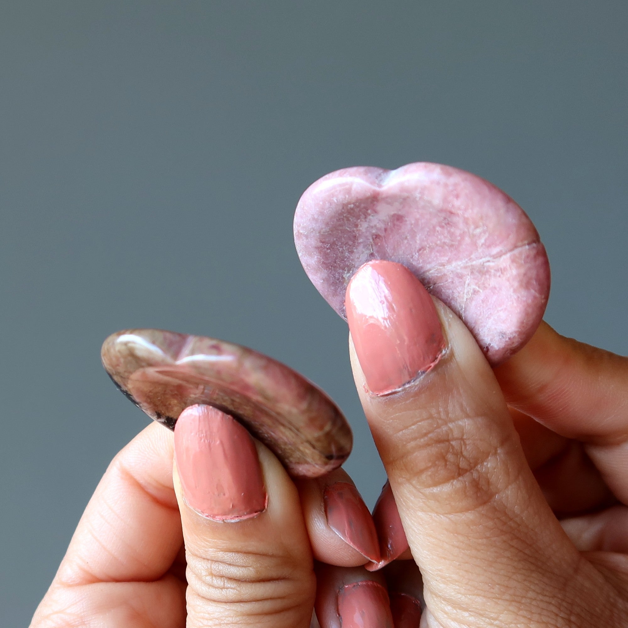Pierre de poche en rhodonite en forme de cœur, apaisant les soucis