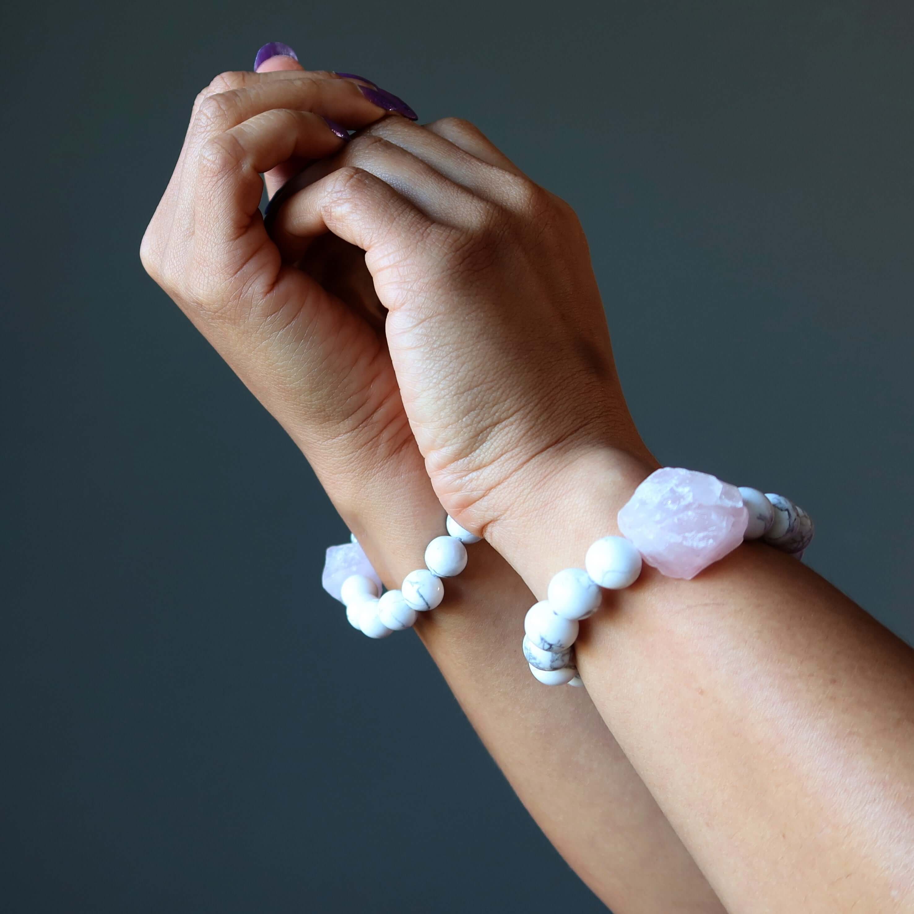 Bracelet en howlite et quartz rose – Pierre bohème pour une habitude saine d'amour