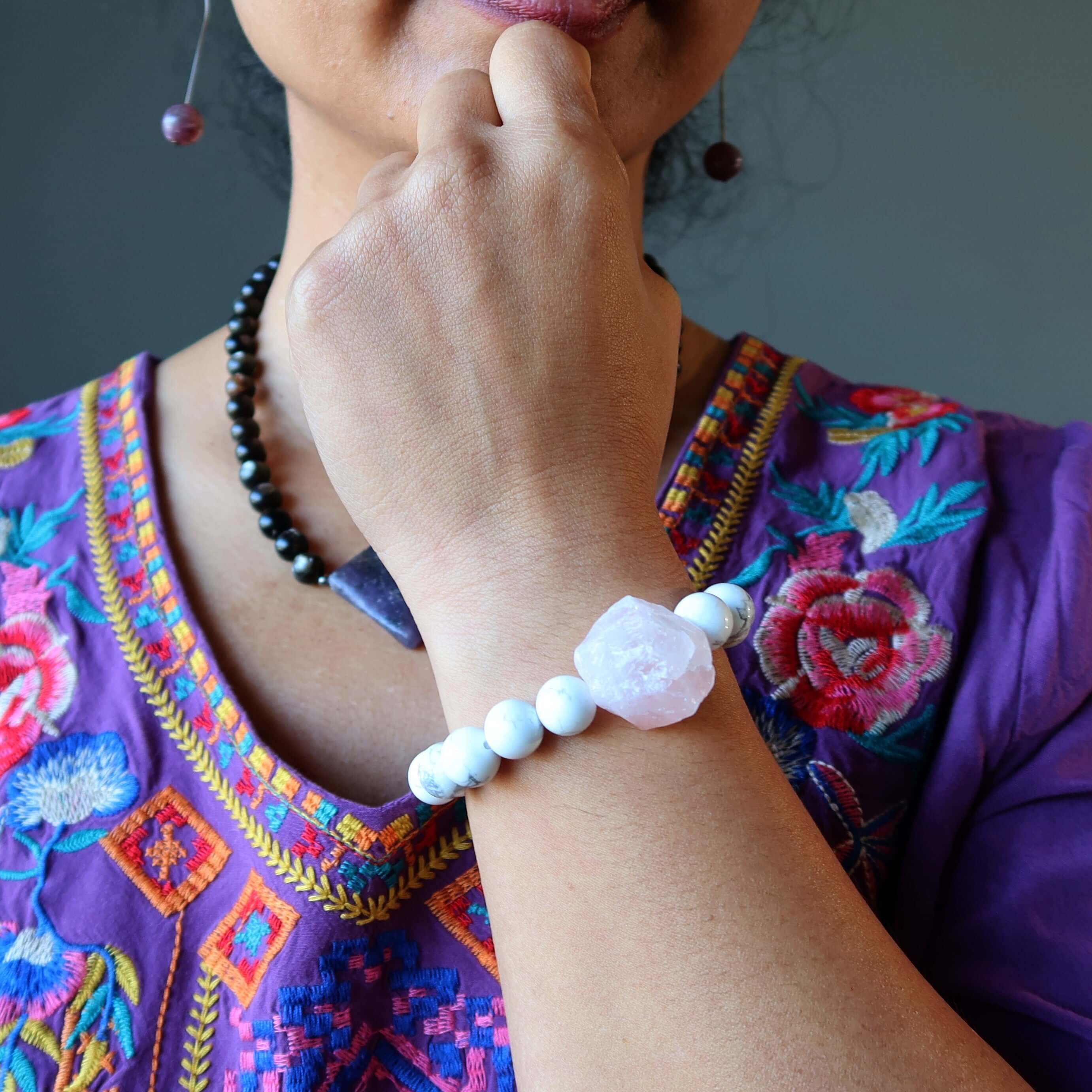 Bracelet en howlite et quartz rose – Pierre bohème pour une habitude saine d'amour