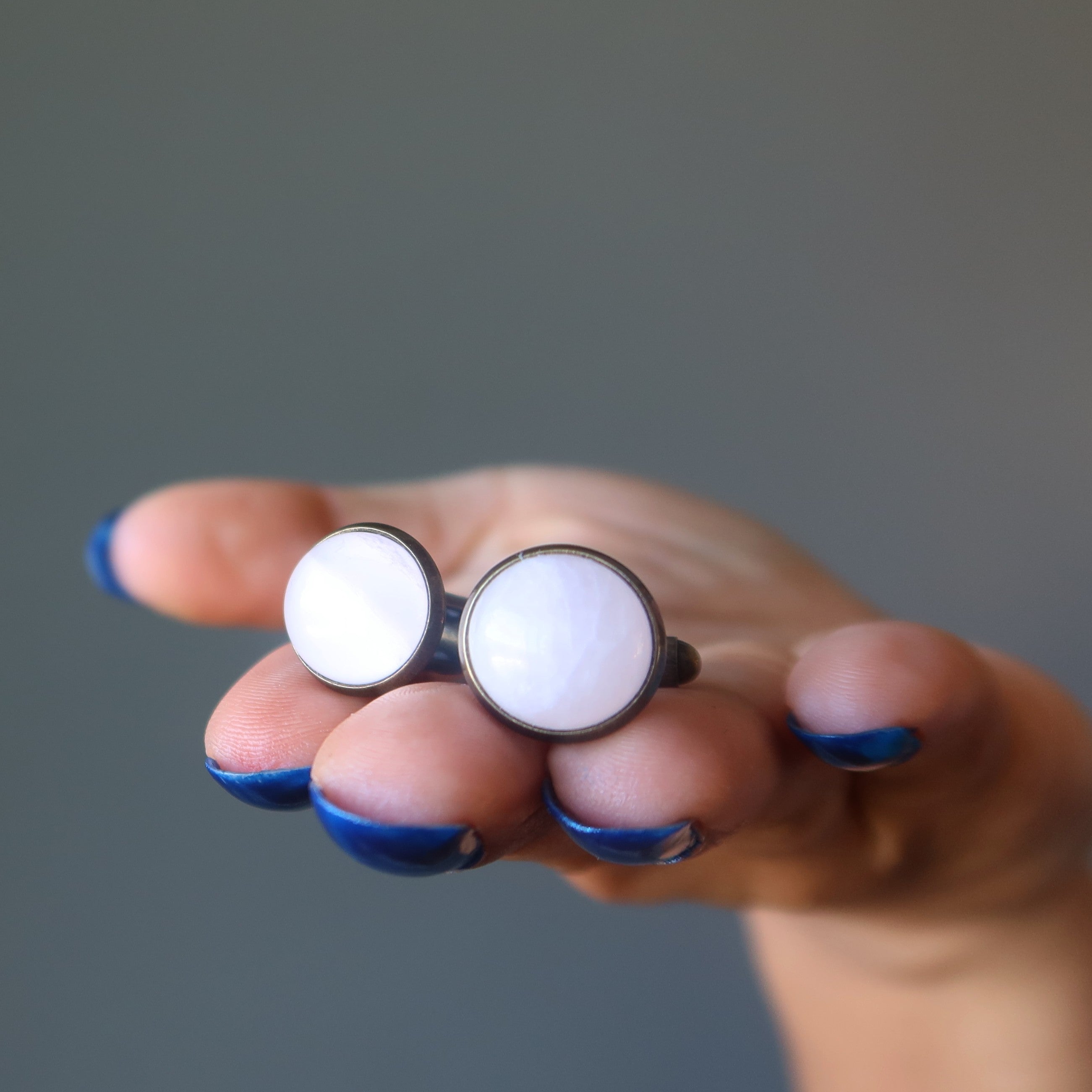 Boutons de manchette en quartz rose et bronze vieilli