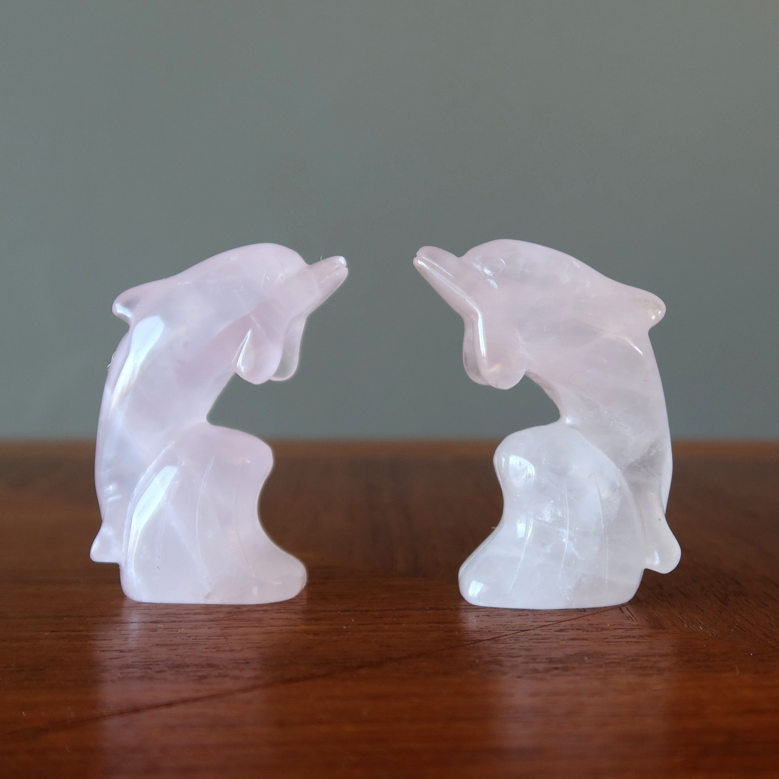 Dauphin en Quartz Rose Ondulations Pierre Romantique Rose