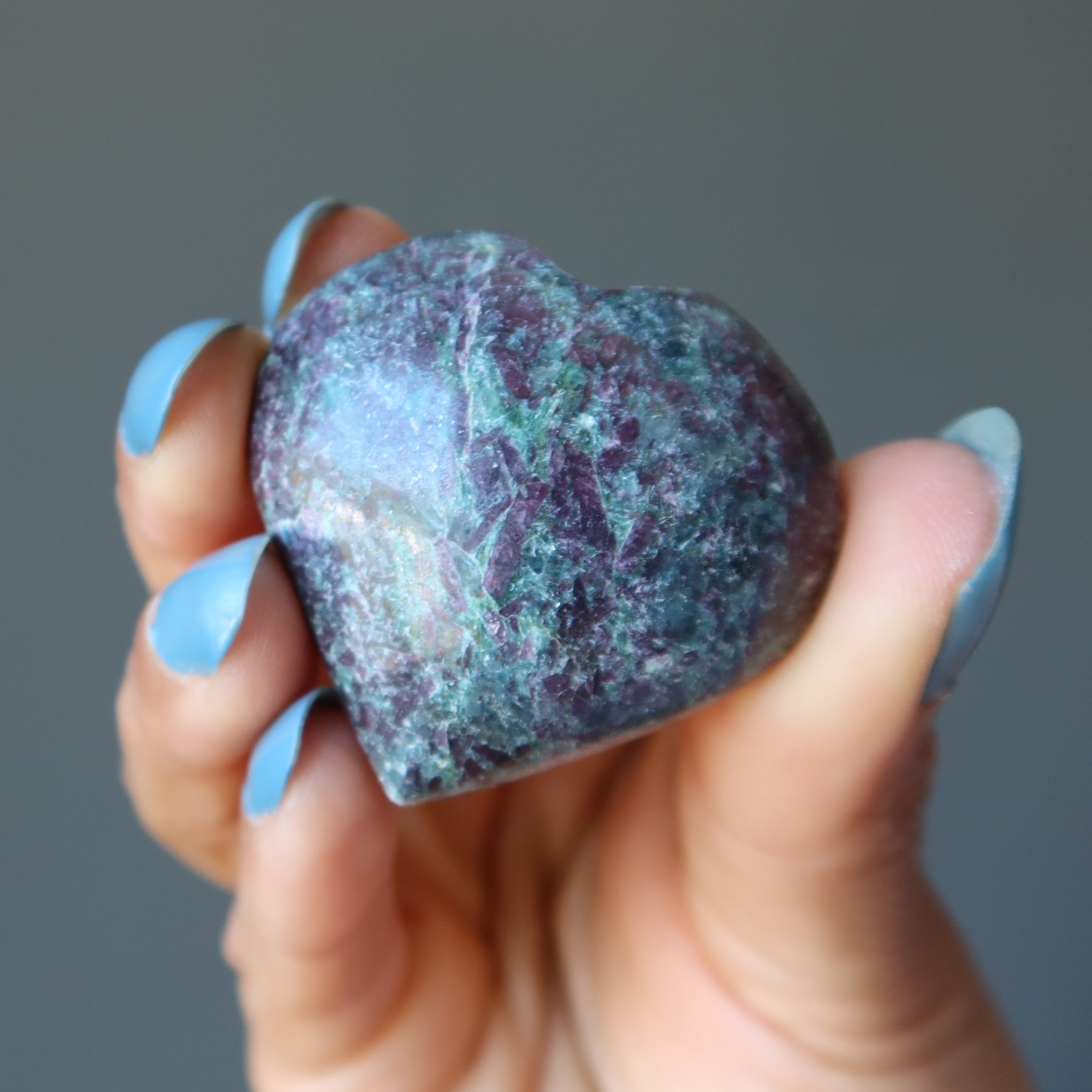 Cœur en rubis et cyanite, très amoureux, en cristal rouge et vert