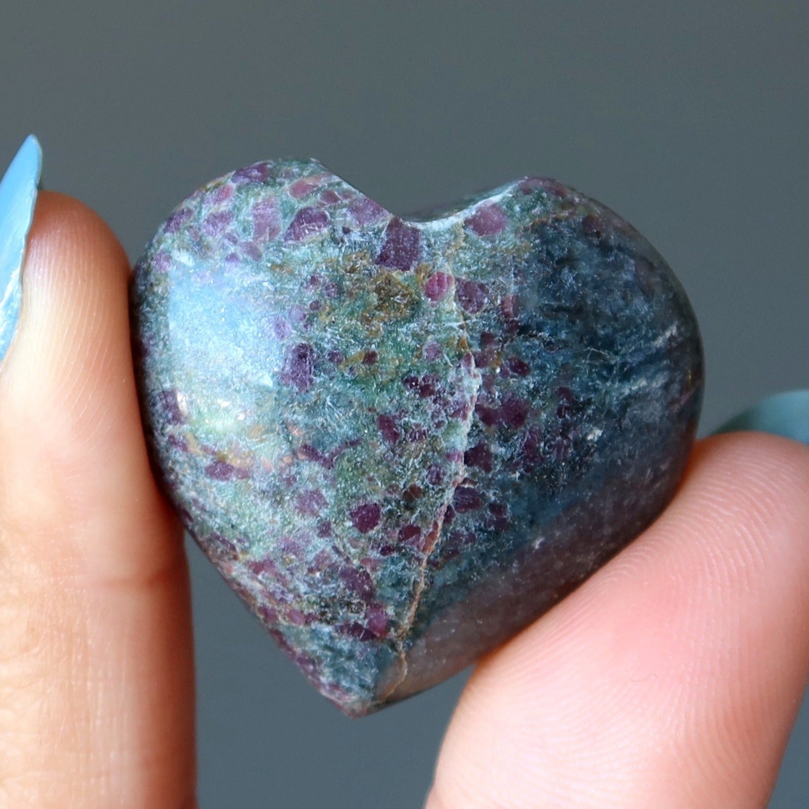Cœur en rubis et cyanite, très amoureux, en cristal rouge et vert