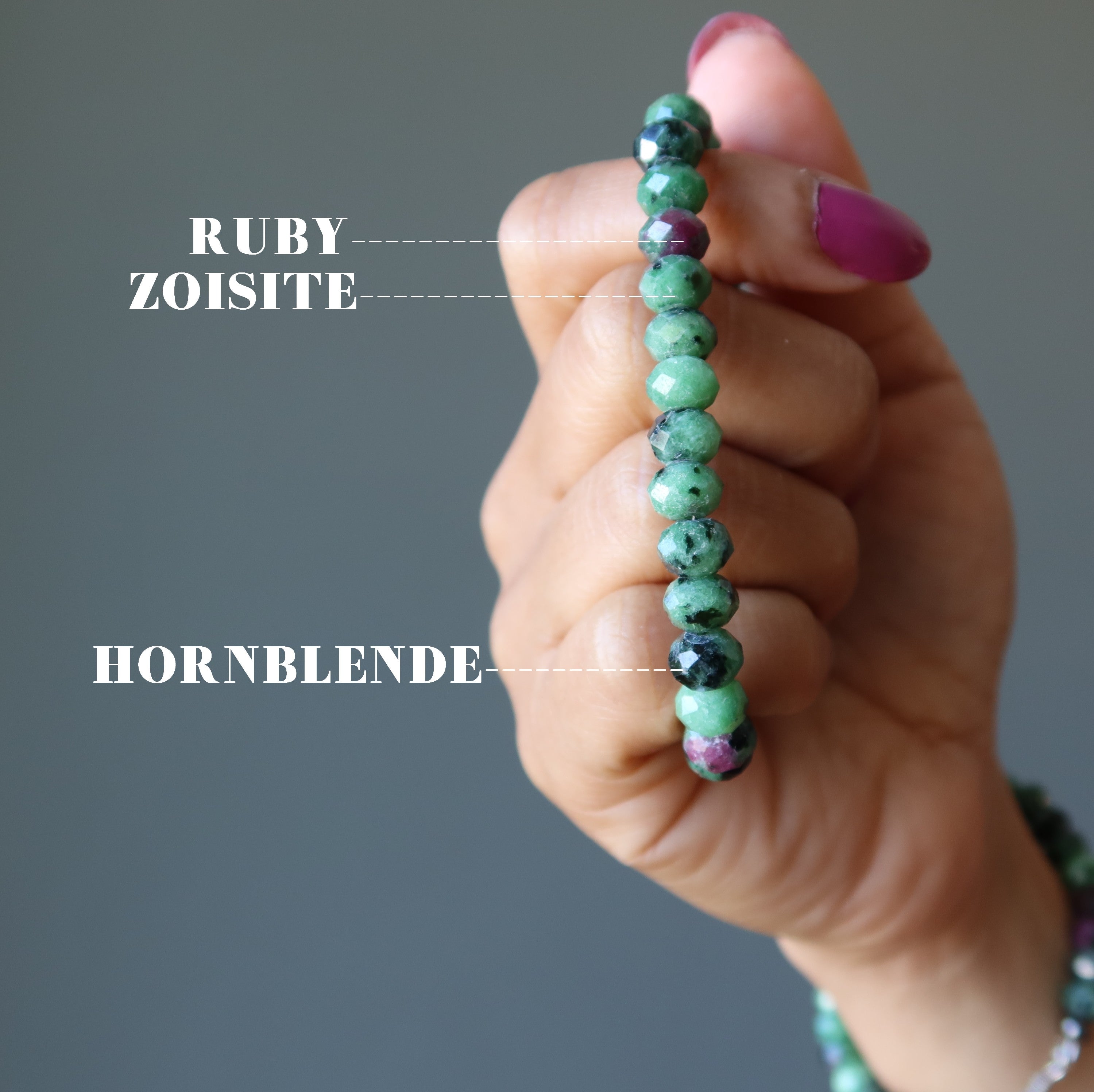 Rubin-Zoisit-Armband mit opulenten Edelsteinen aus Sterlingsilber