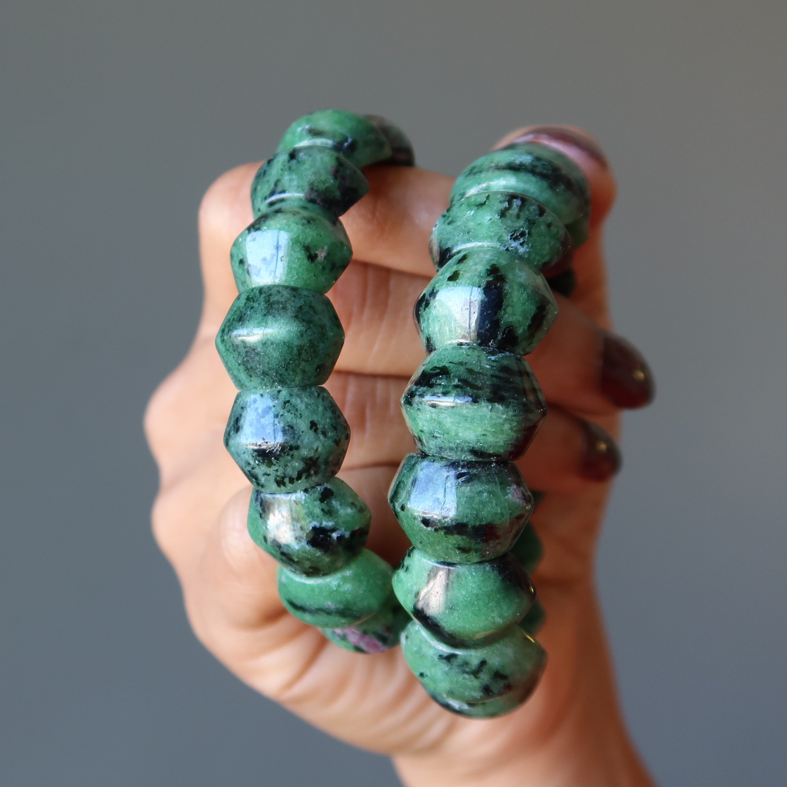 Rubin-Zoisit-Armband – köstlicher Armschmuck aus Kristall