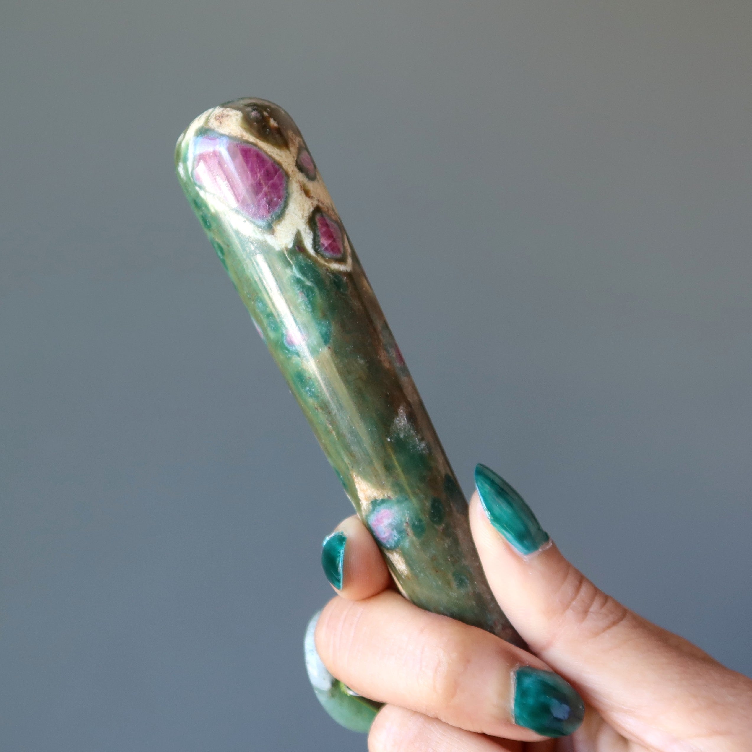 Baguette de Massage Rubis Zoïsite Cristal Vert Méga Gemmes Libération des Tensions