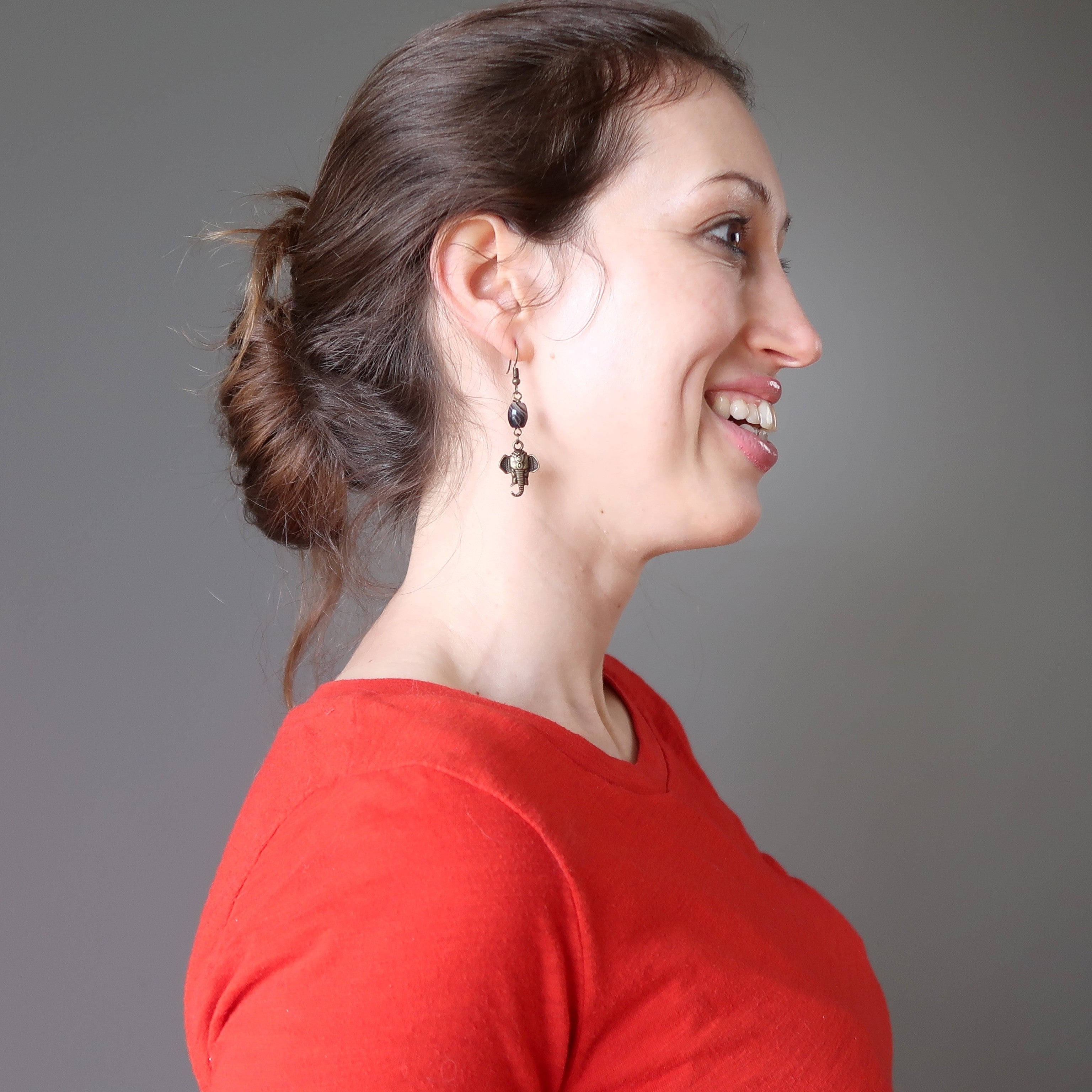 Boucles d'oreilles sardonyx Éléphant puissant Gemme brune rayée