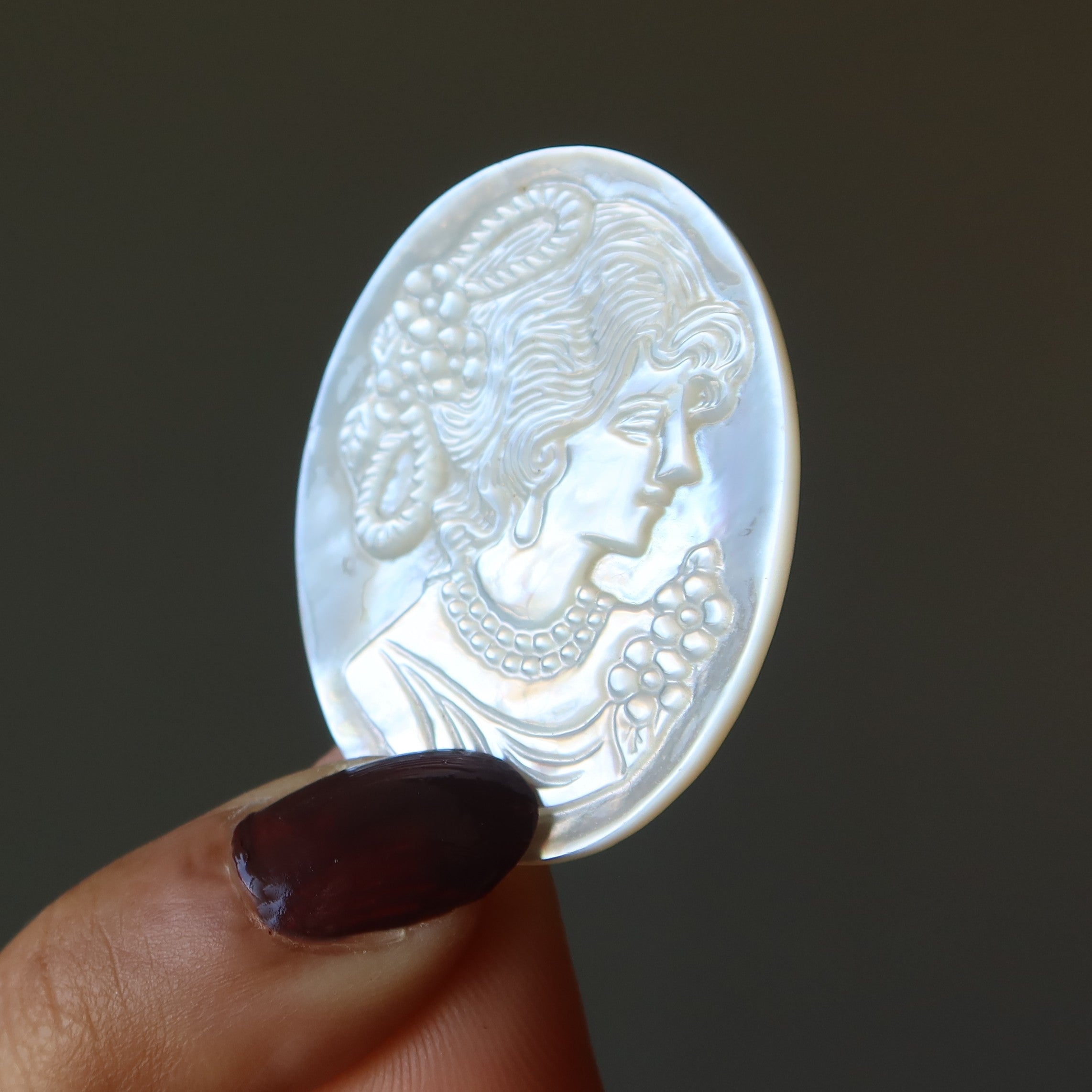 Mother of Pearl Shell Grid Crystal Cameo Iridescent White Oval