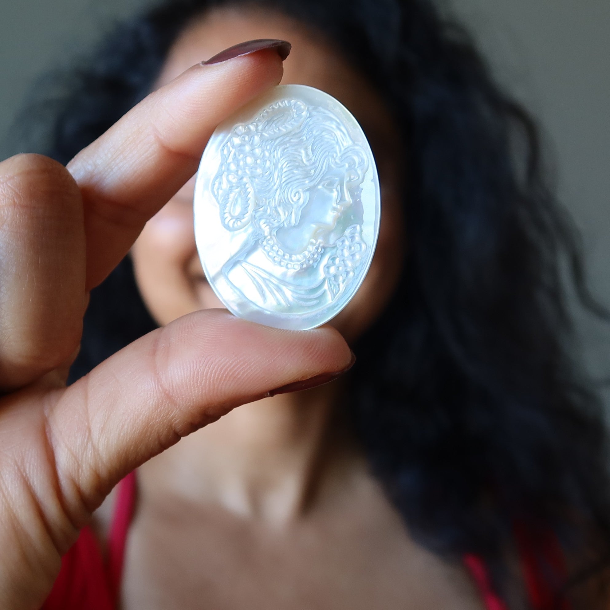 Mother of Pearl Shell Grid Crystal Cameo Iridescent White Oval
