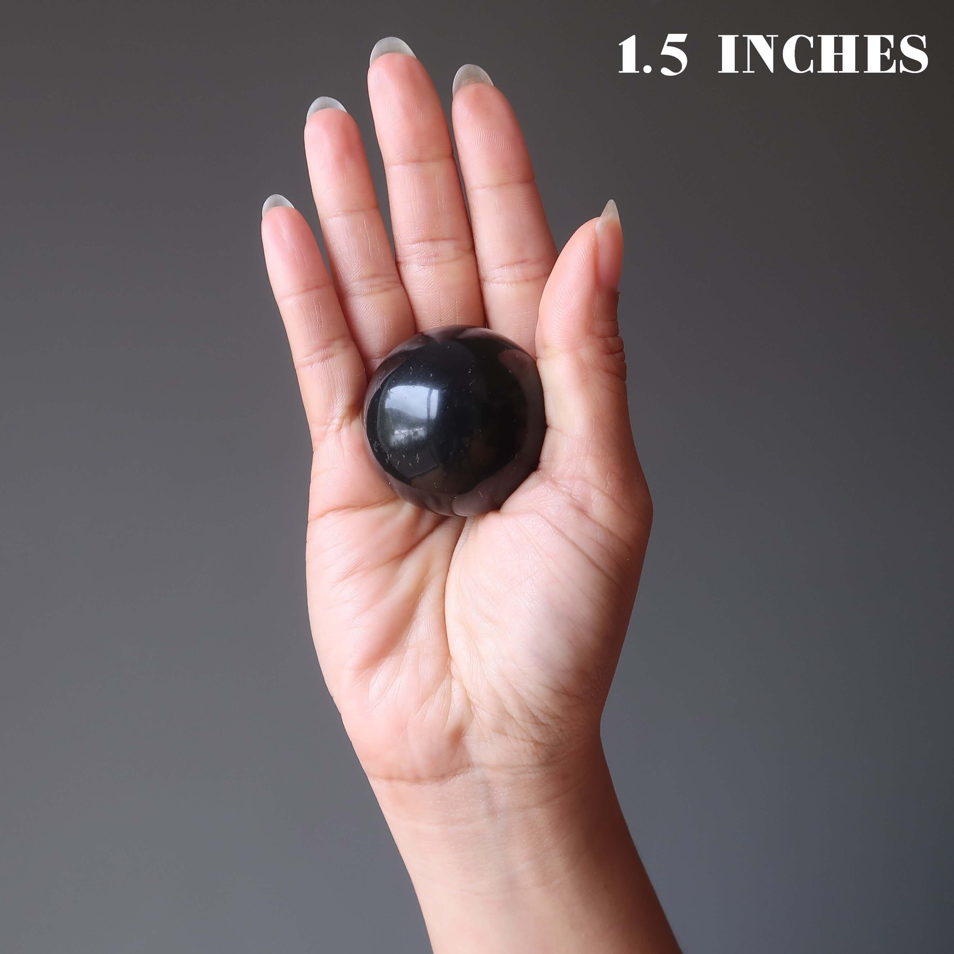 Sphère de shungite boule de cristal guerrier blessé