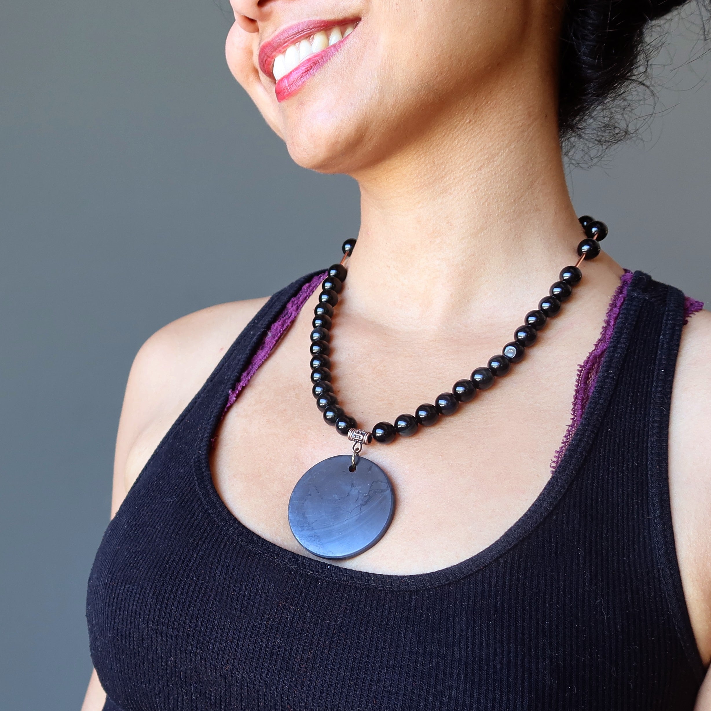 Pendentif Shungite et Obsidienne Arc-en-ciel Médaille de Protection