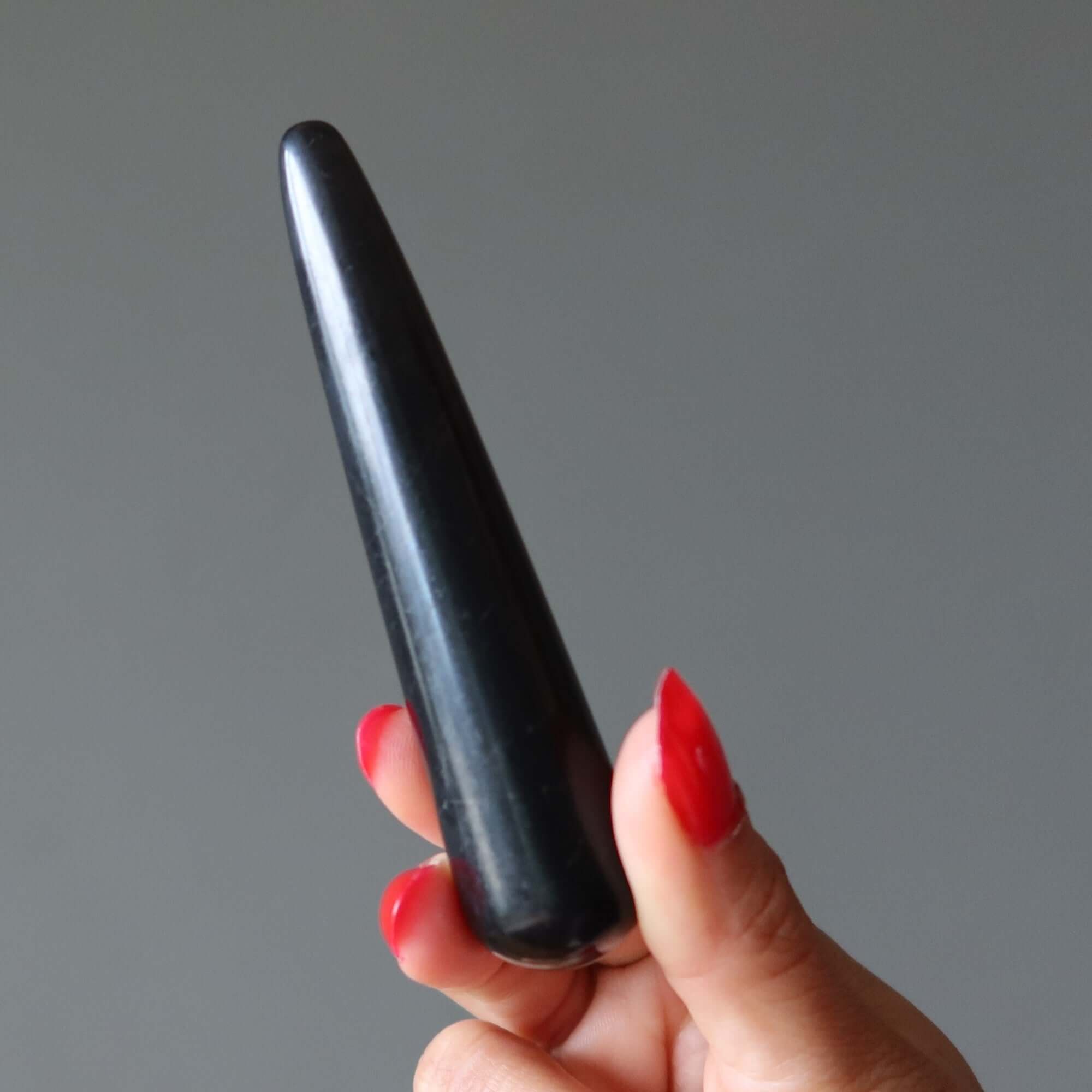 Bâton de massage en shungite pour la détoxification énergétique