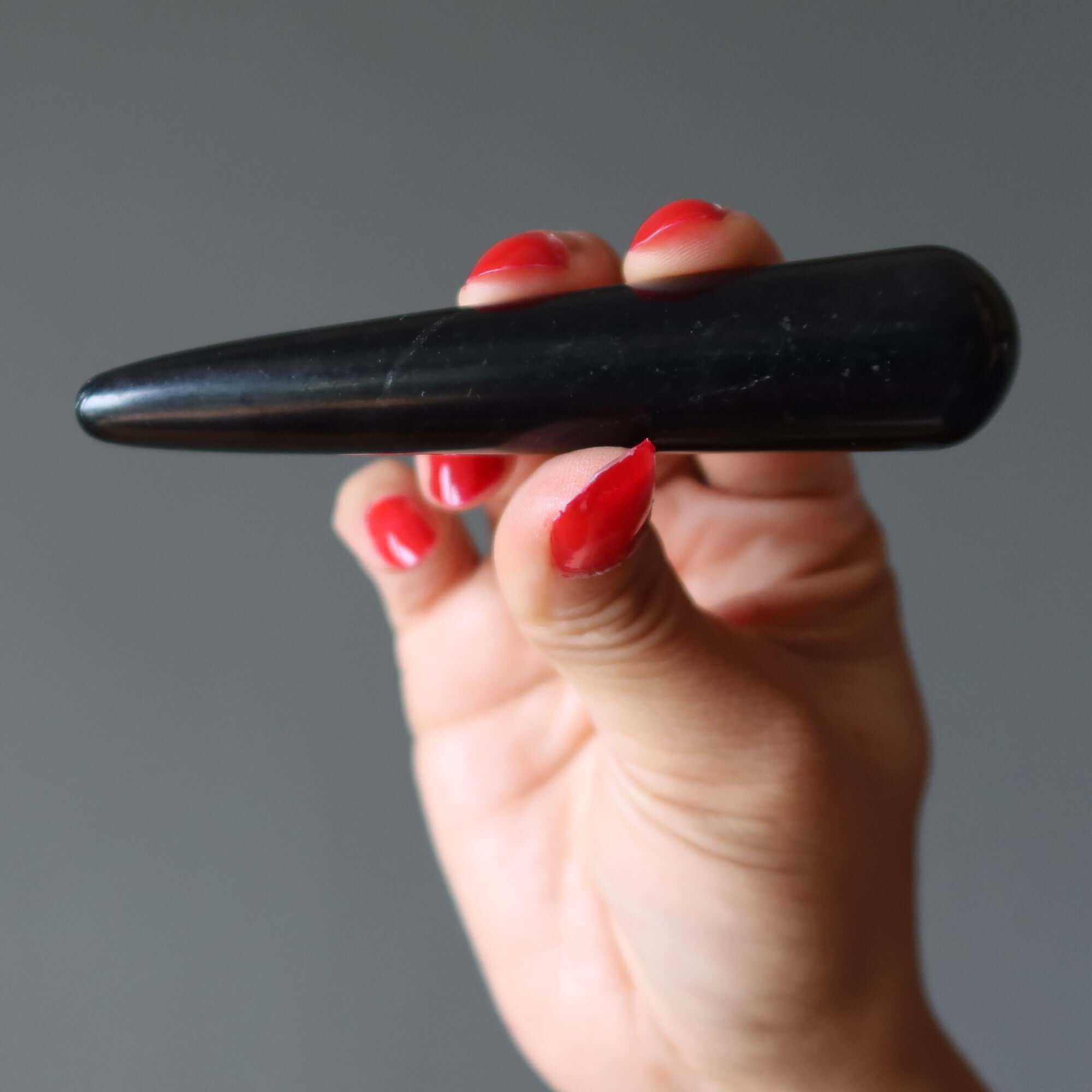 Bâton de massage en shungite pour la détoxification énergétique